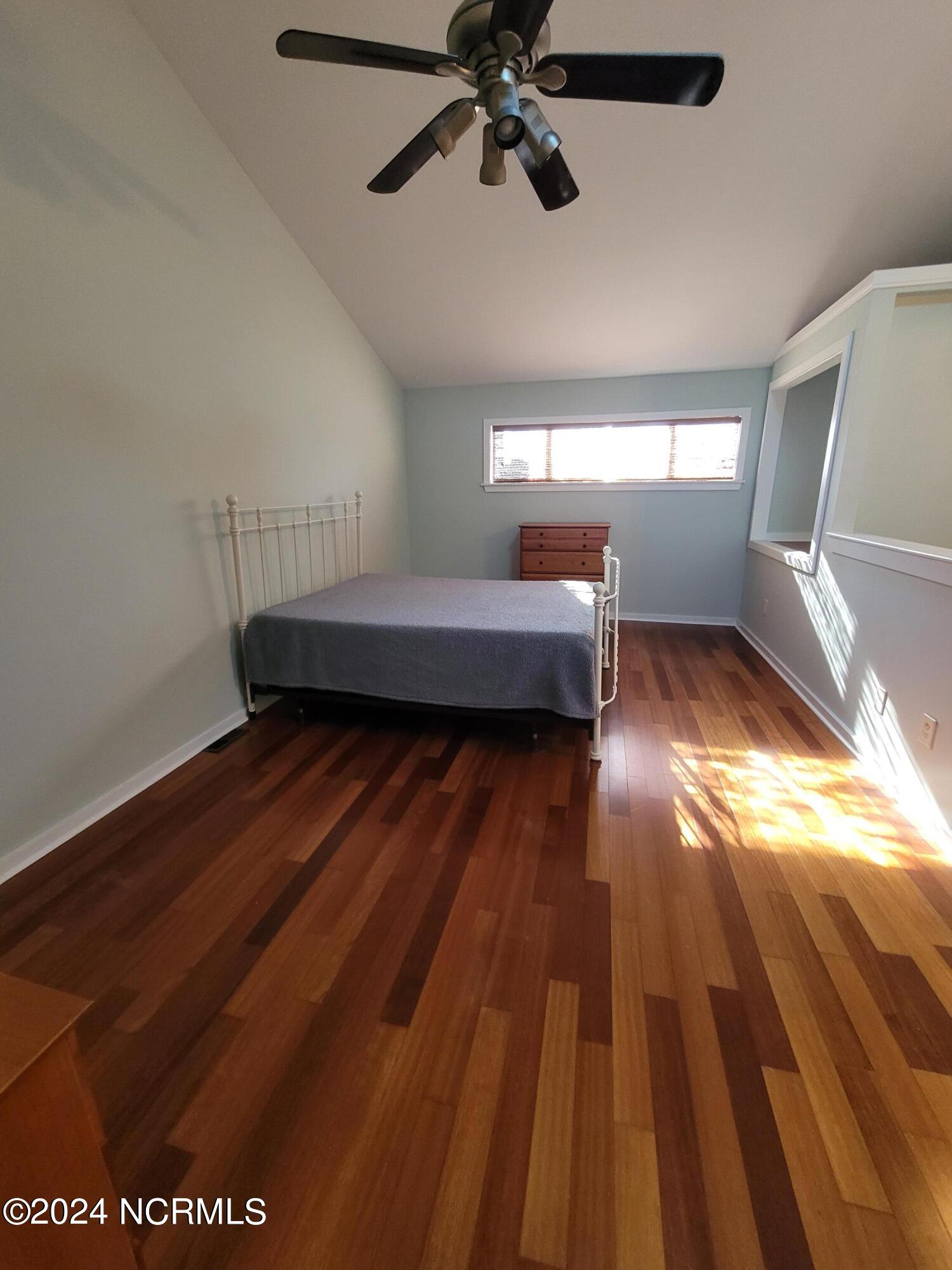 100565736 | Photo 24