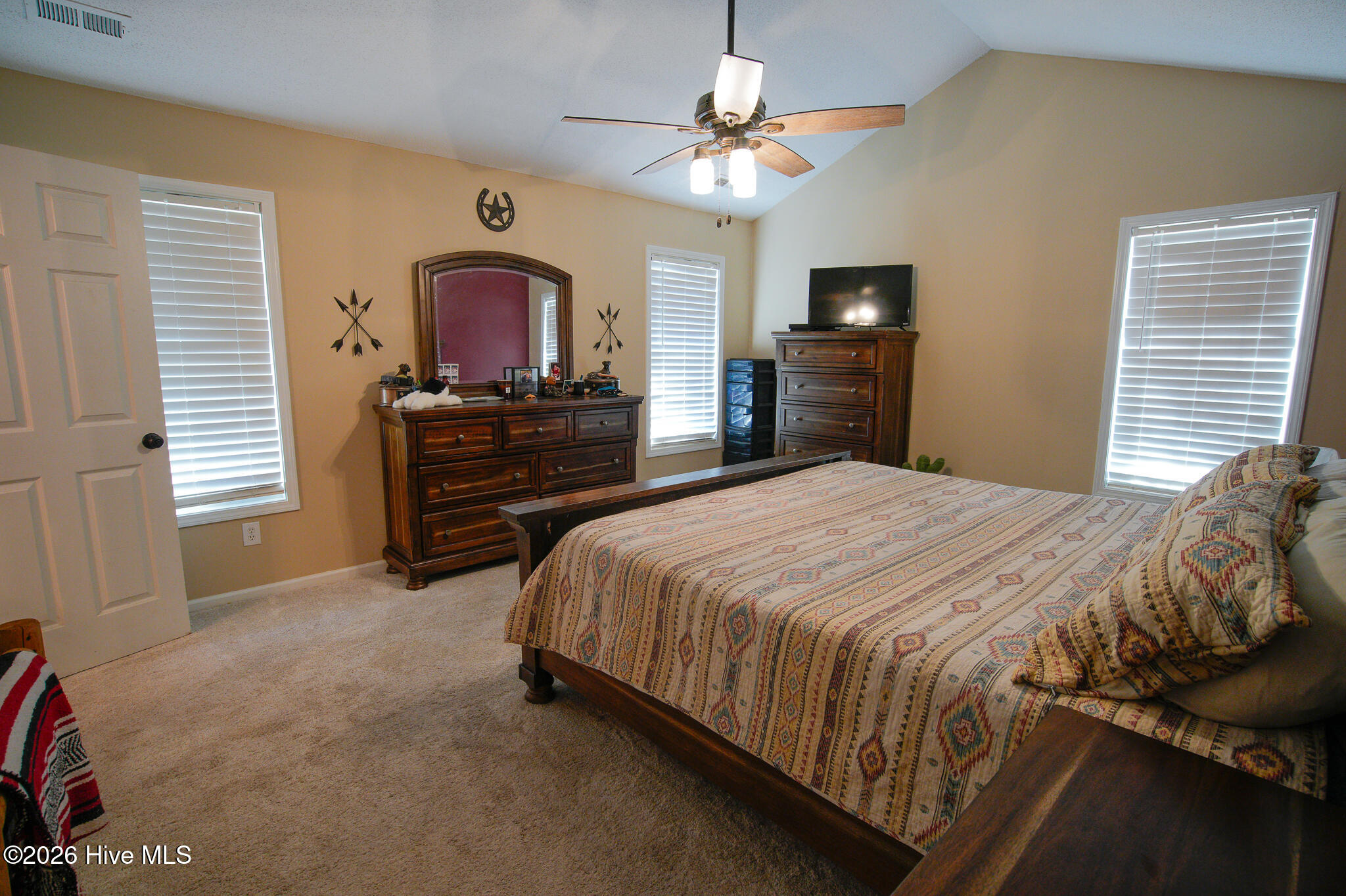 100556860 | Photo 17