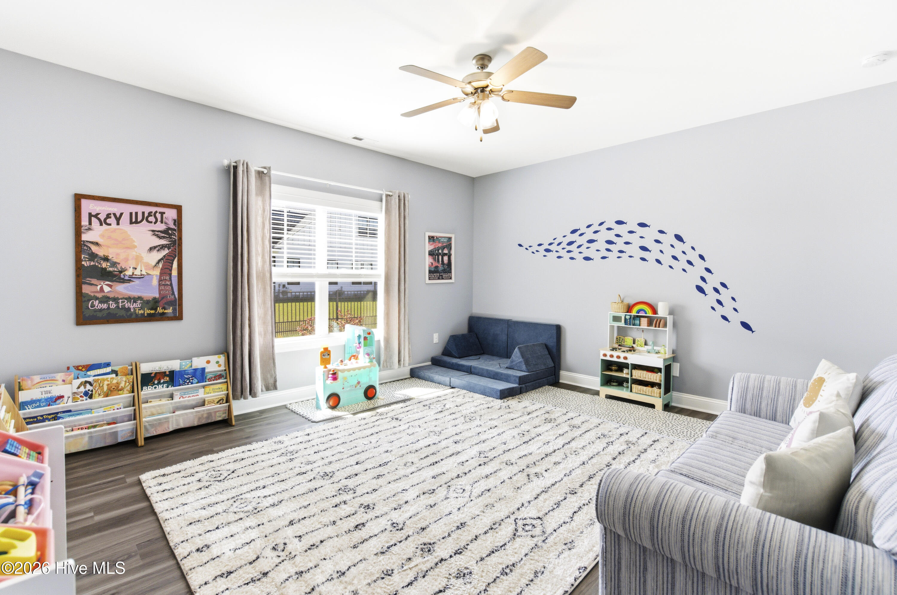 100568018 | Photo 37