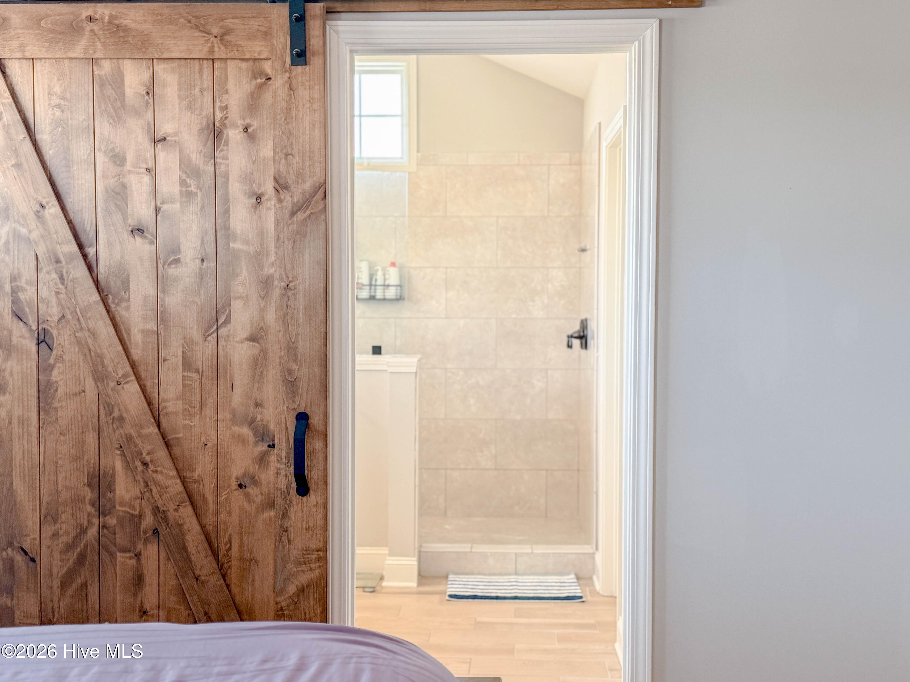 100553968 | Photo 25