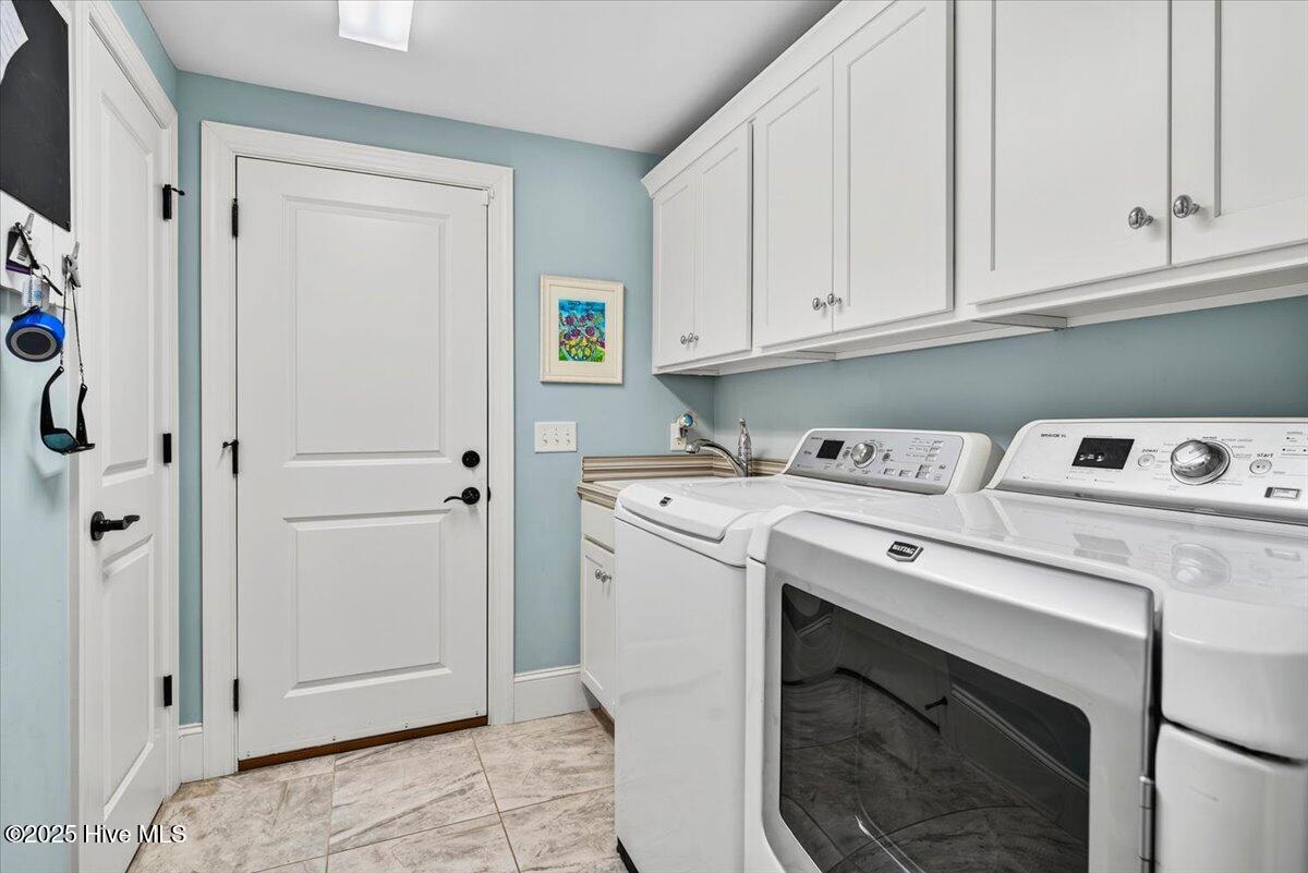 100525399 | Photo 24