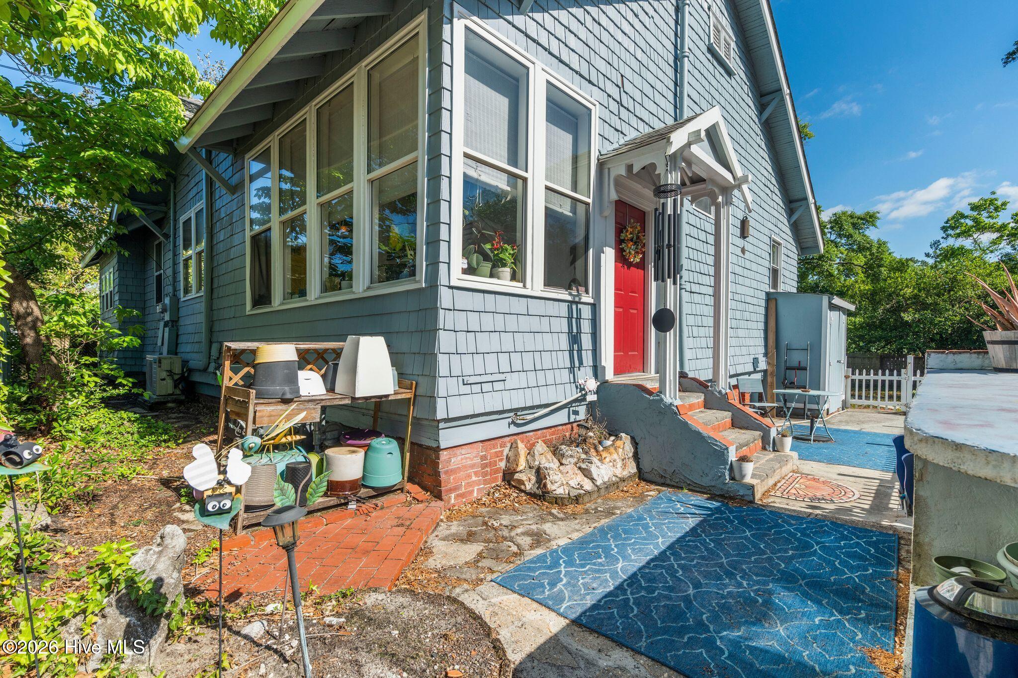 100570327 | Photo 54