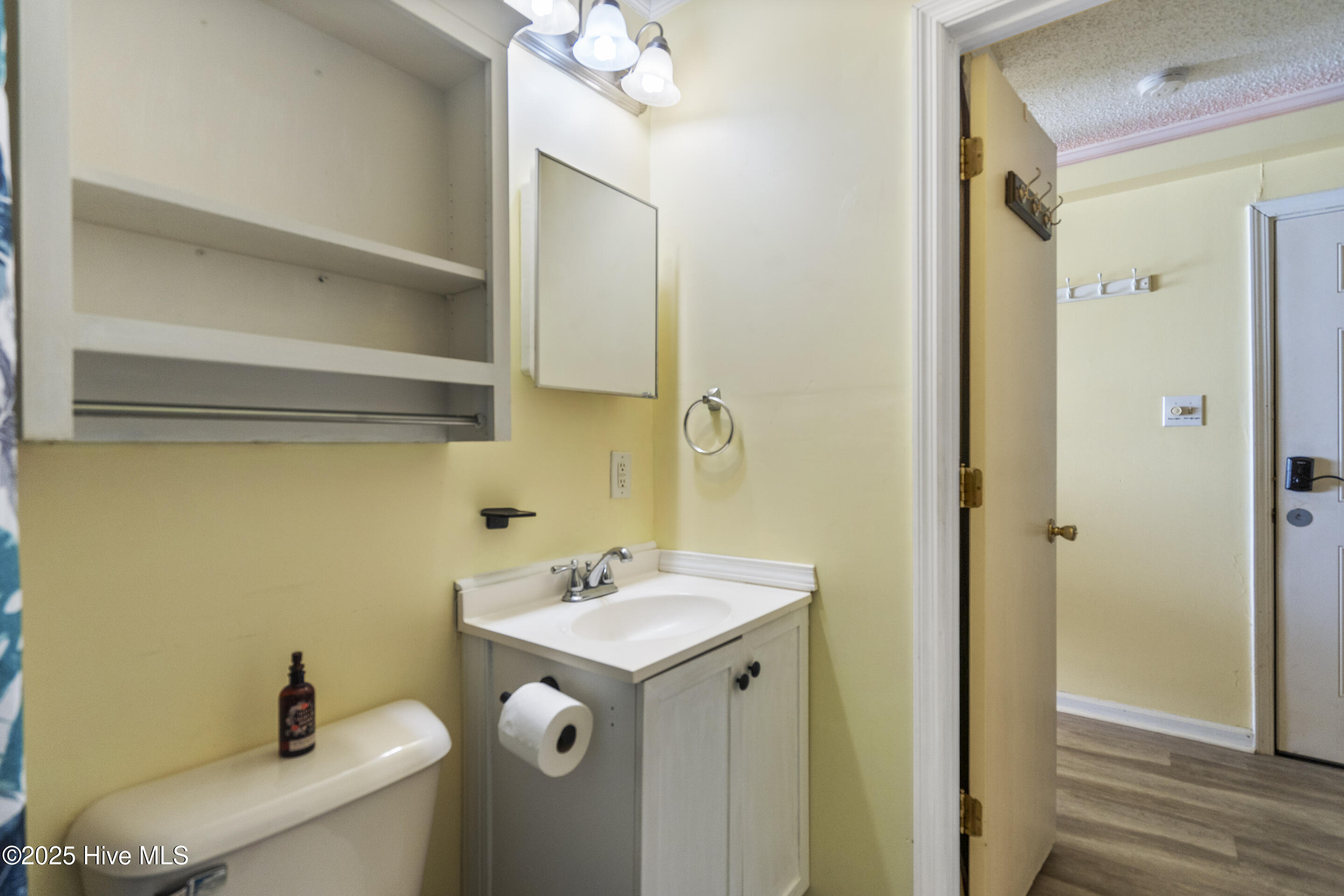 100502561 | Photo 13