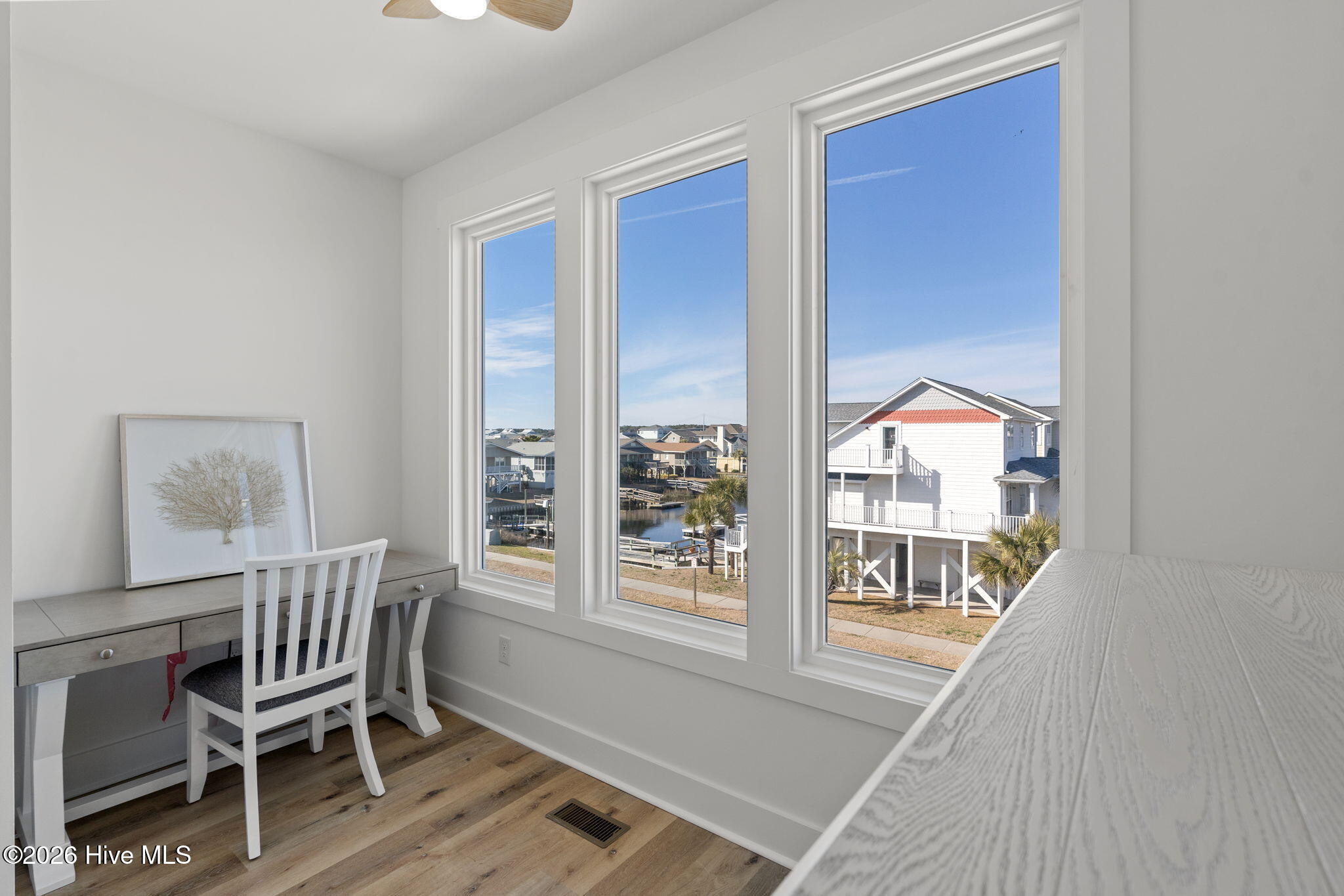 100554588 | Photo 33