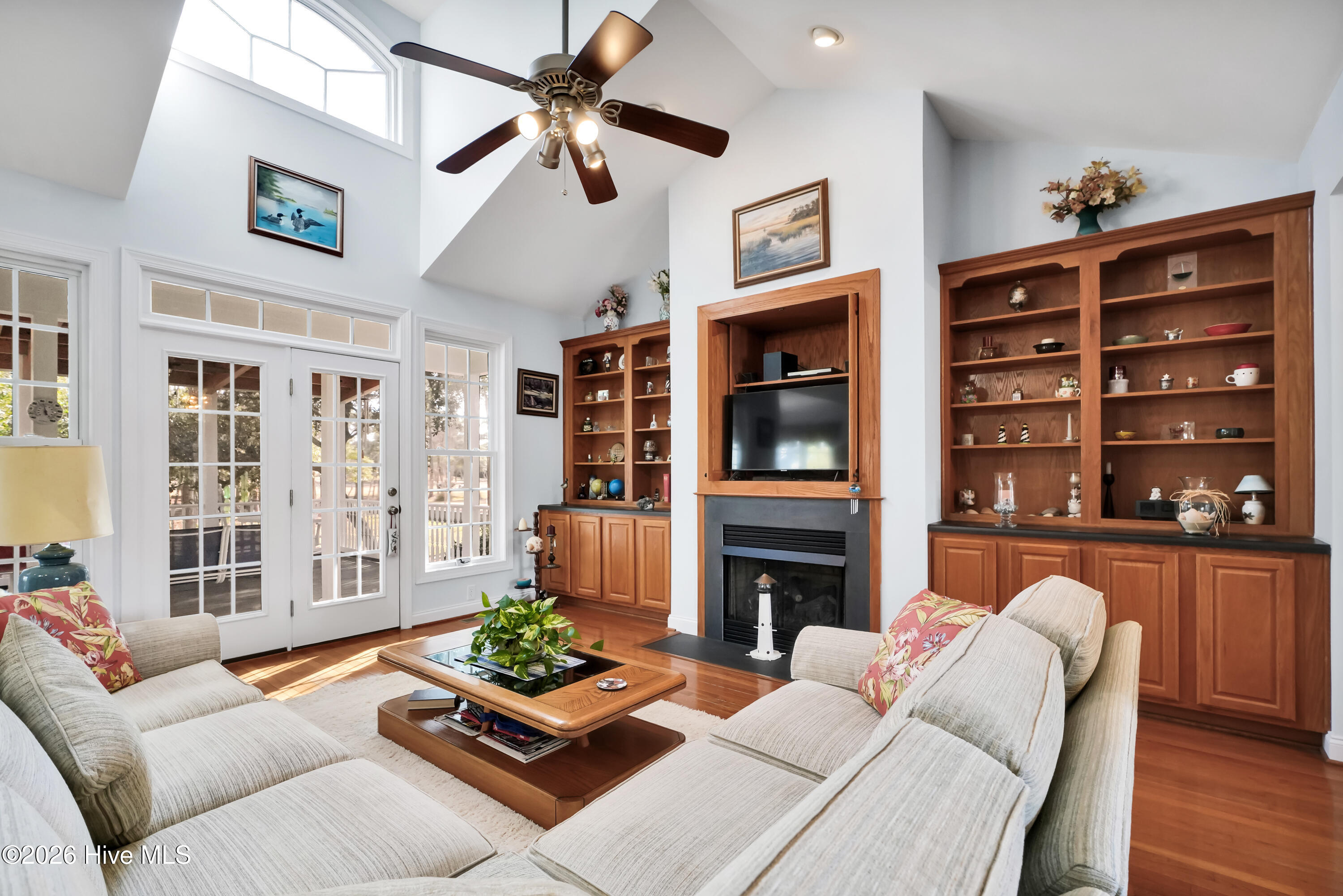 100549452 | Photo 10