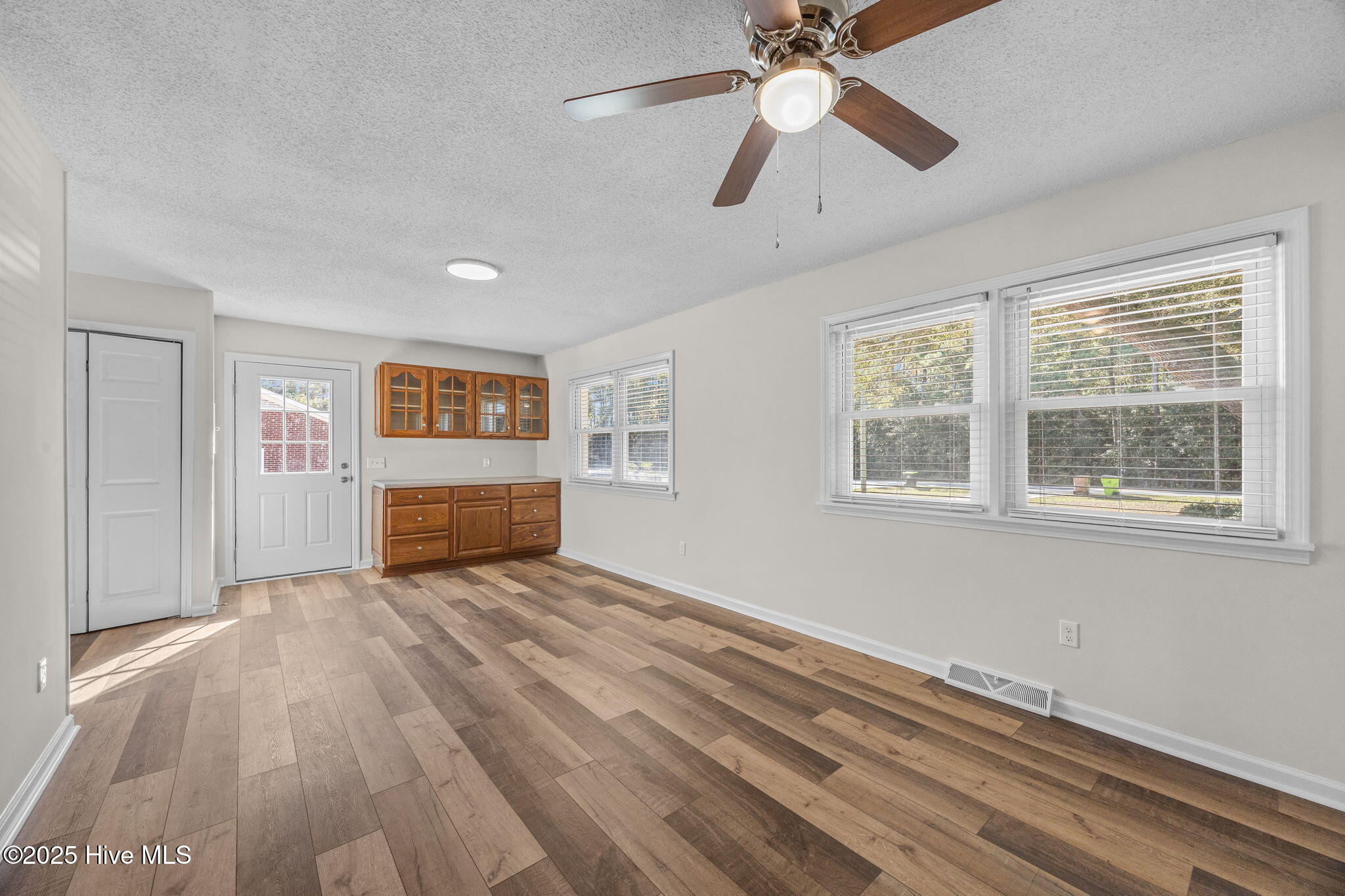 100540435 | Photo 21