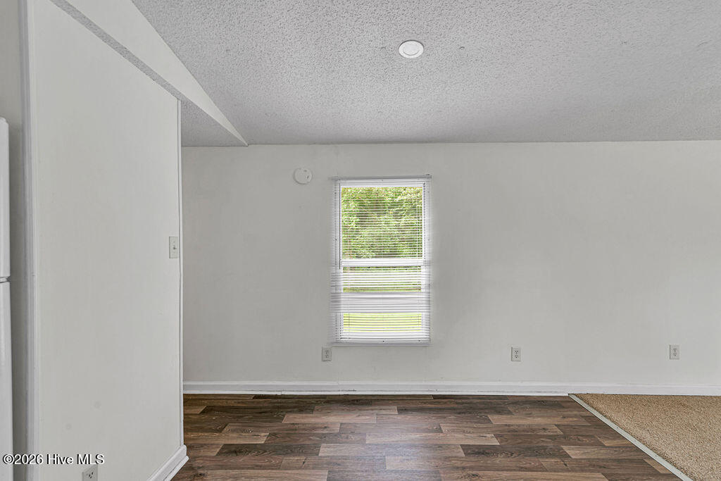 100558484 | Photo 10