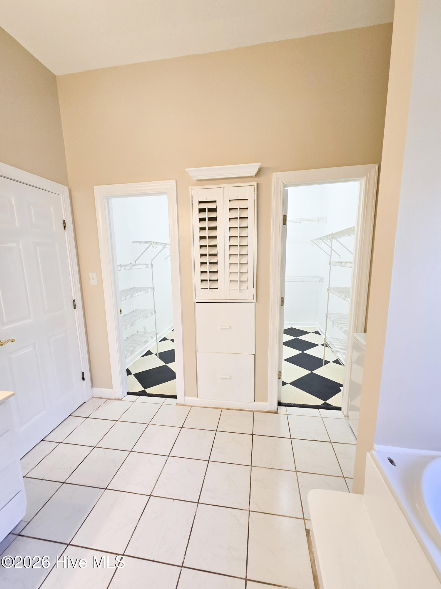 100558924 | Photo 23