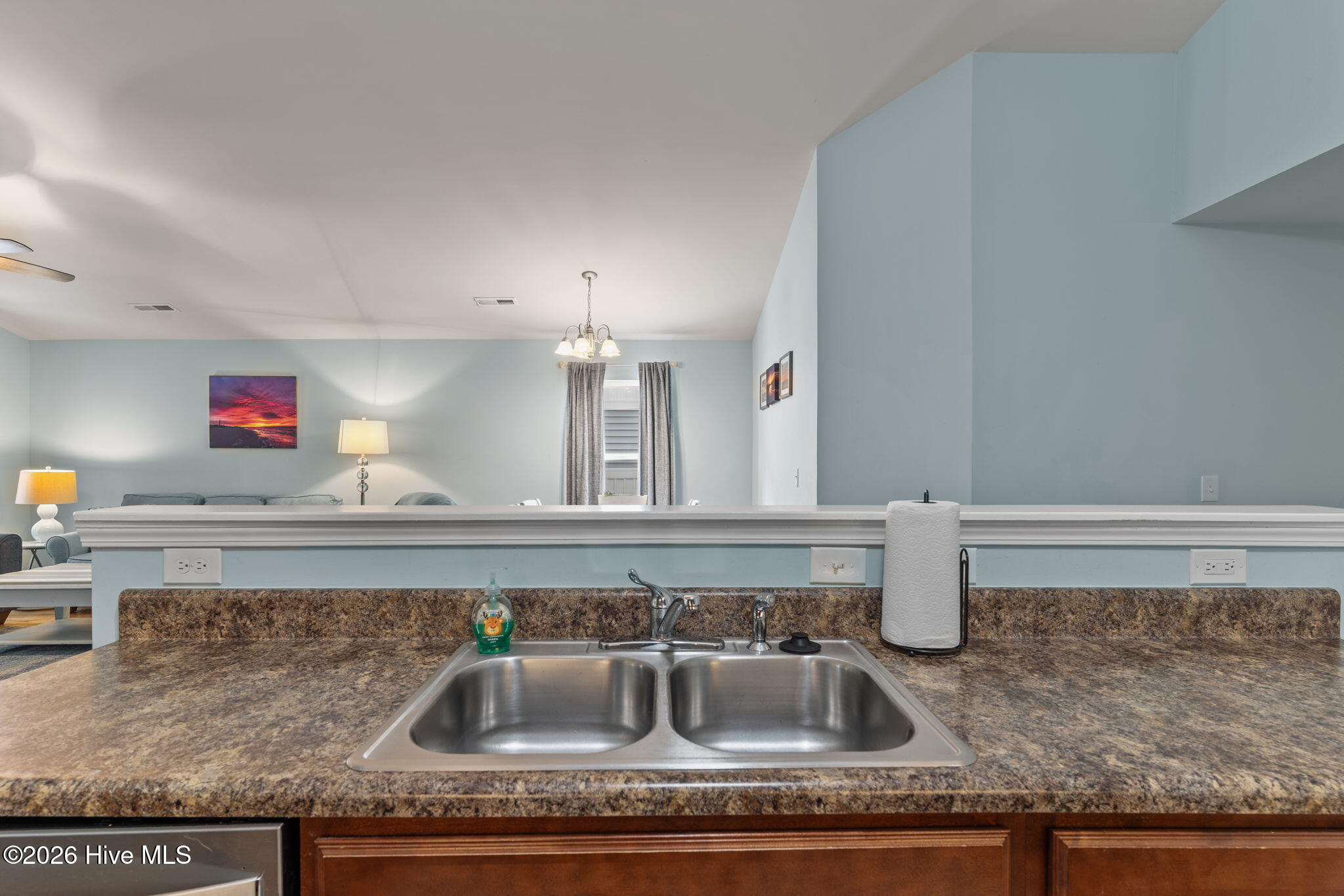 100564480 | Photo 22