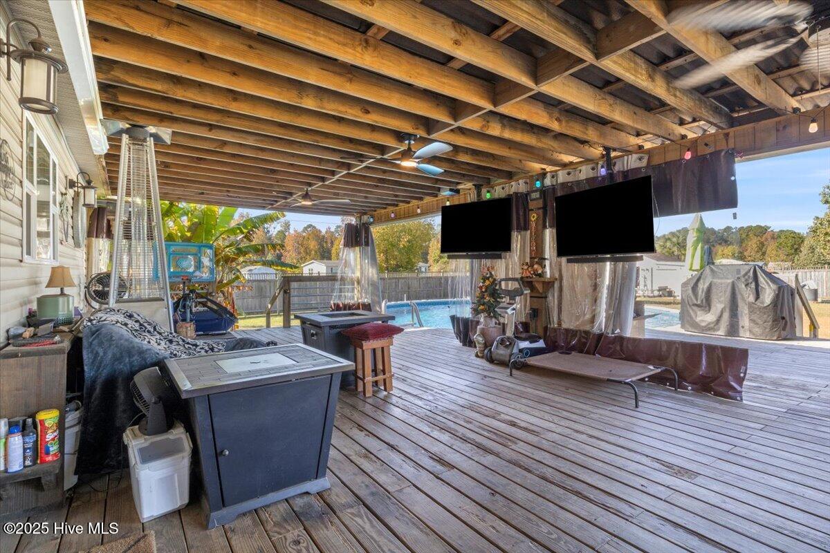 100539175 | Photo 35