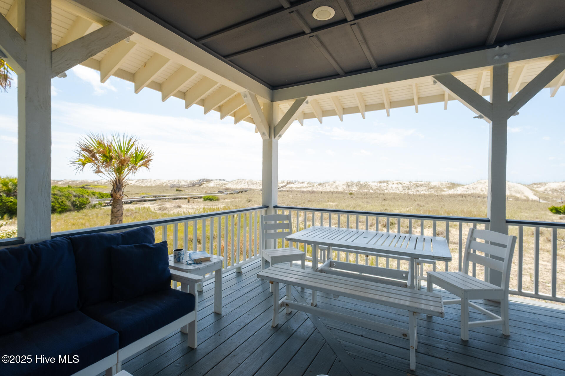 100523176 | Photo 40