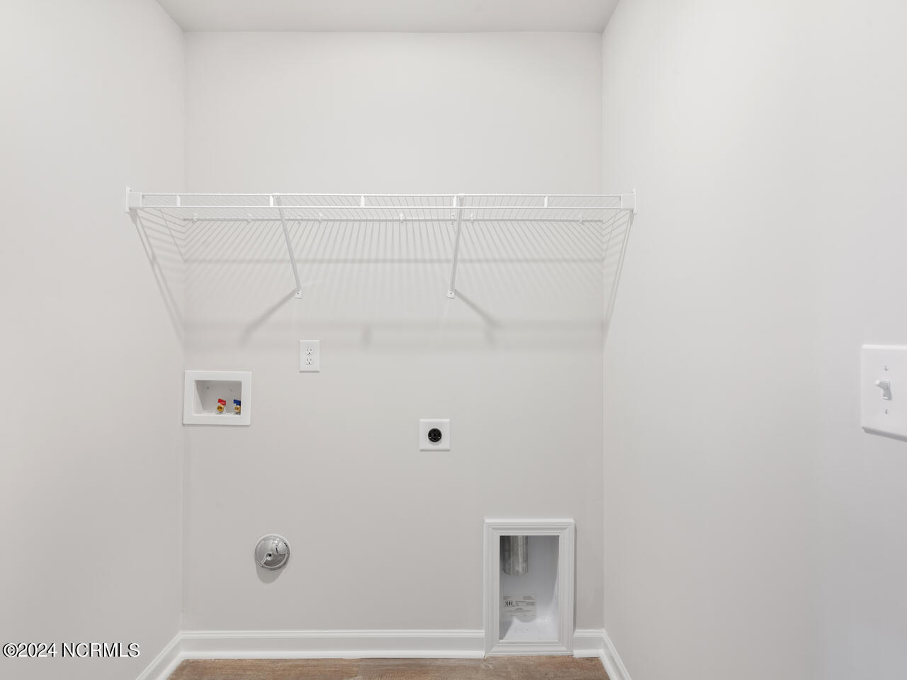 100533680 | Photo 25