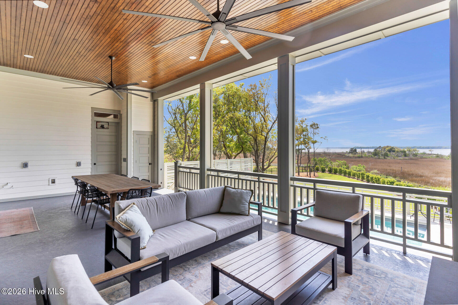 100553549 | Photo 56