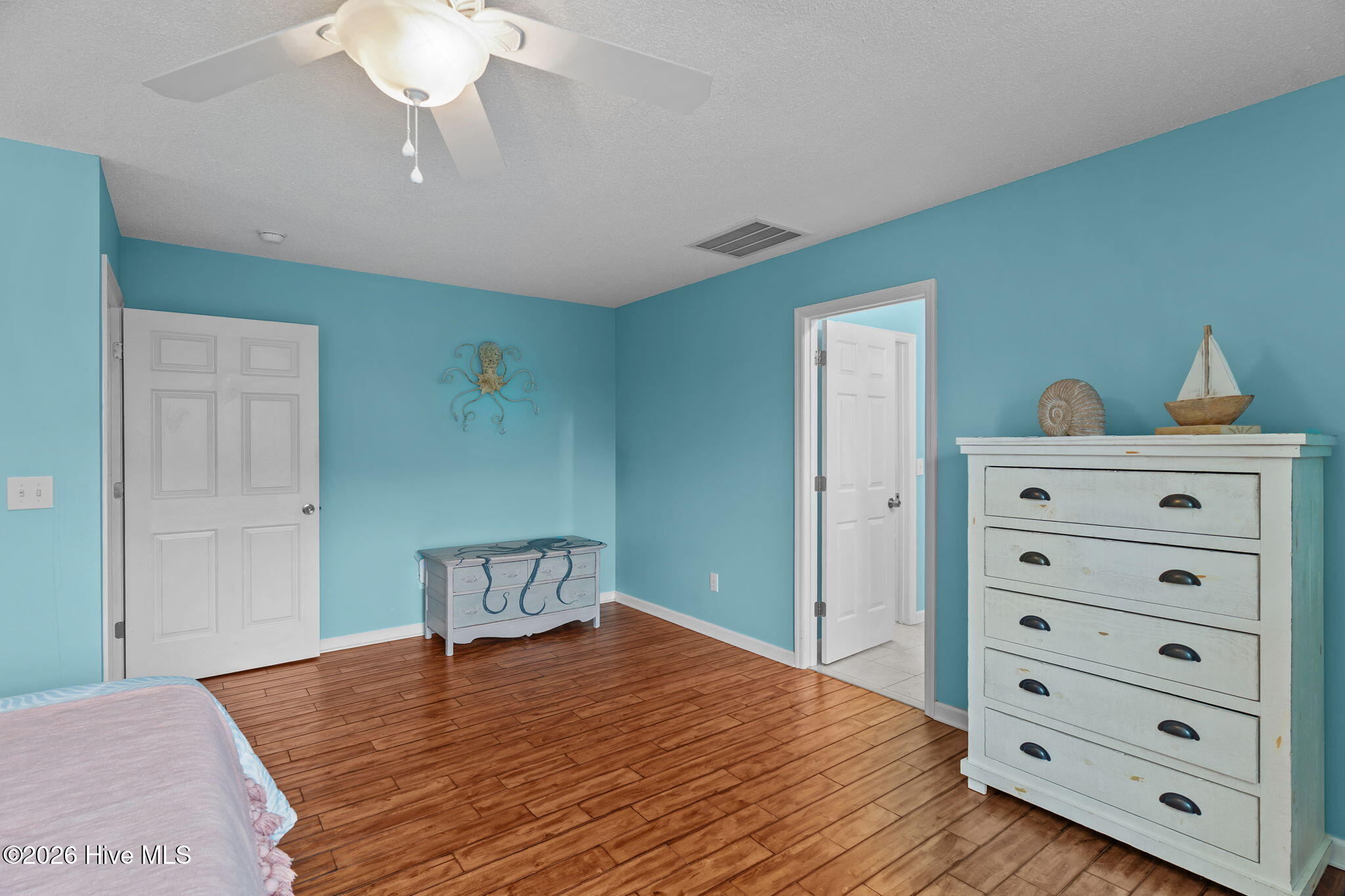 100555796 | Photo 29