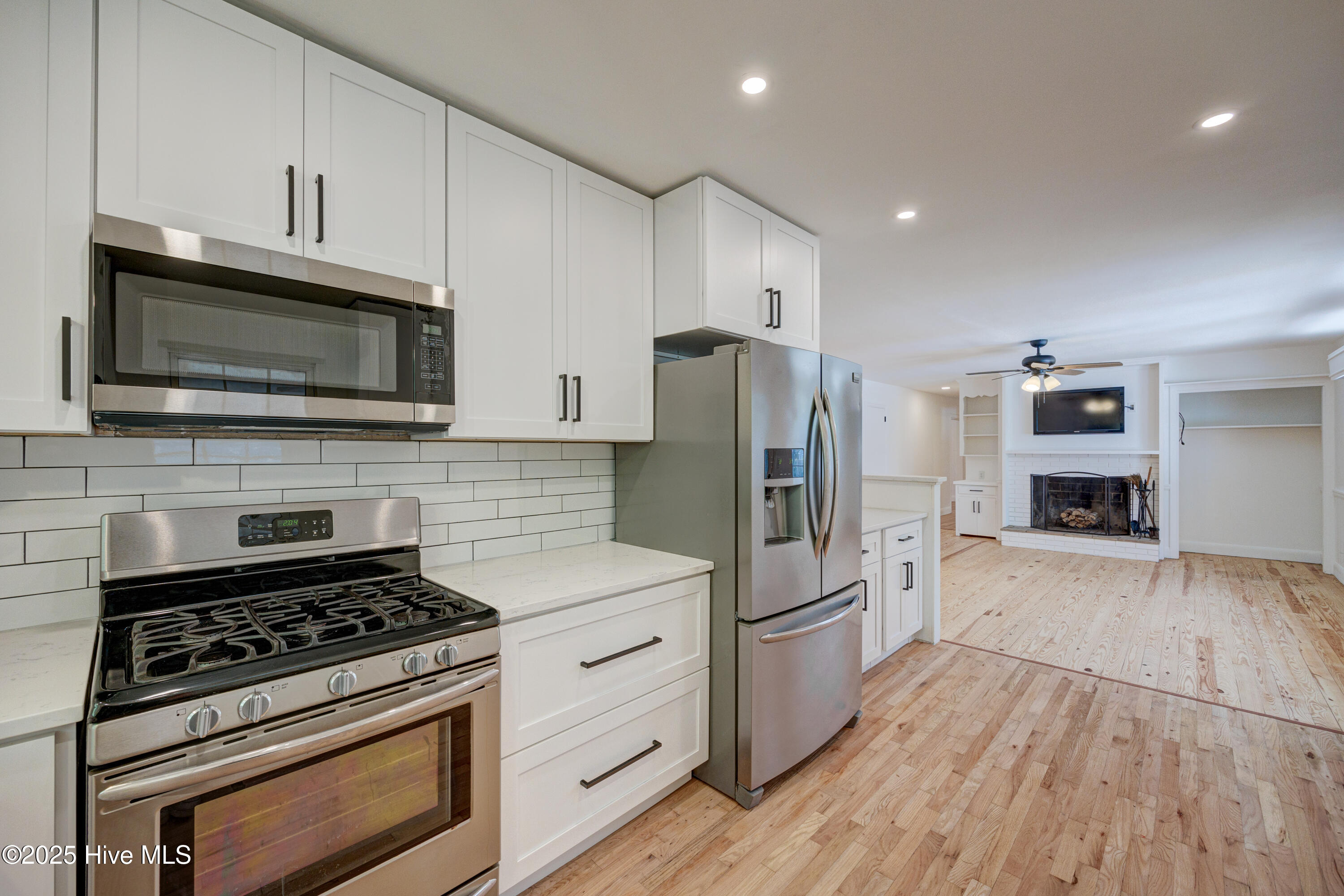 100531788 | Photo 52