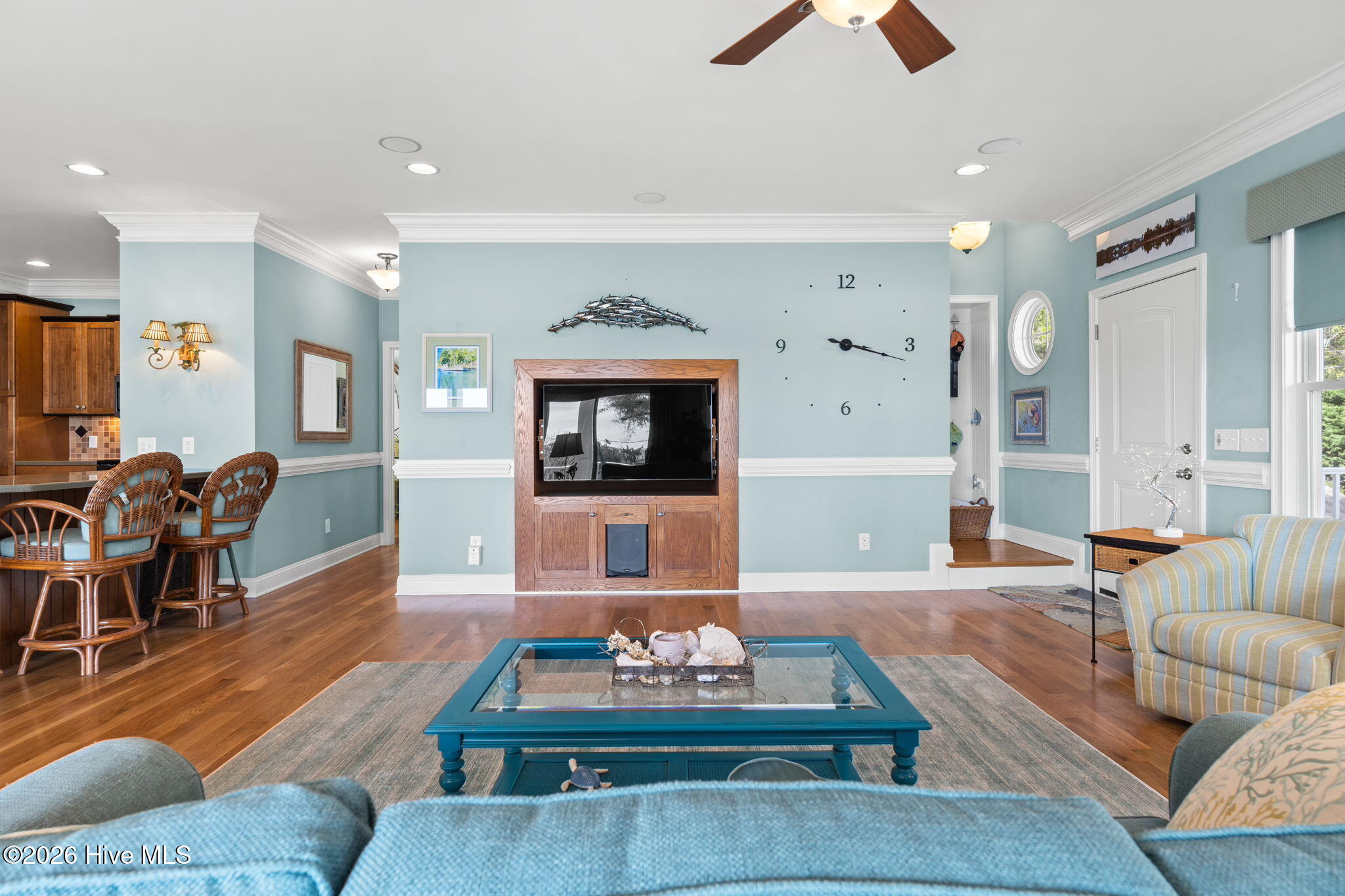 100566344 | Photo 38