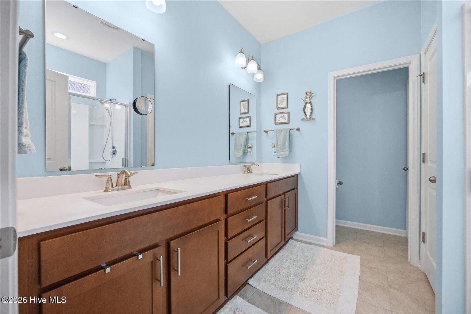 100561084 | Photo 20