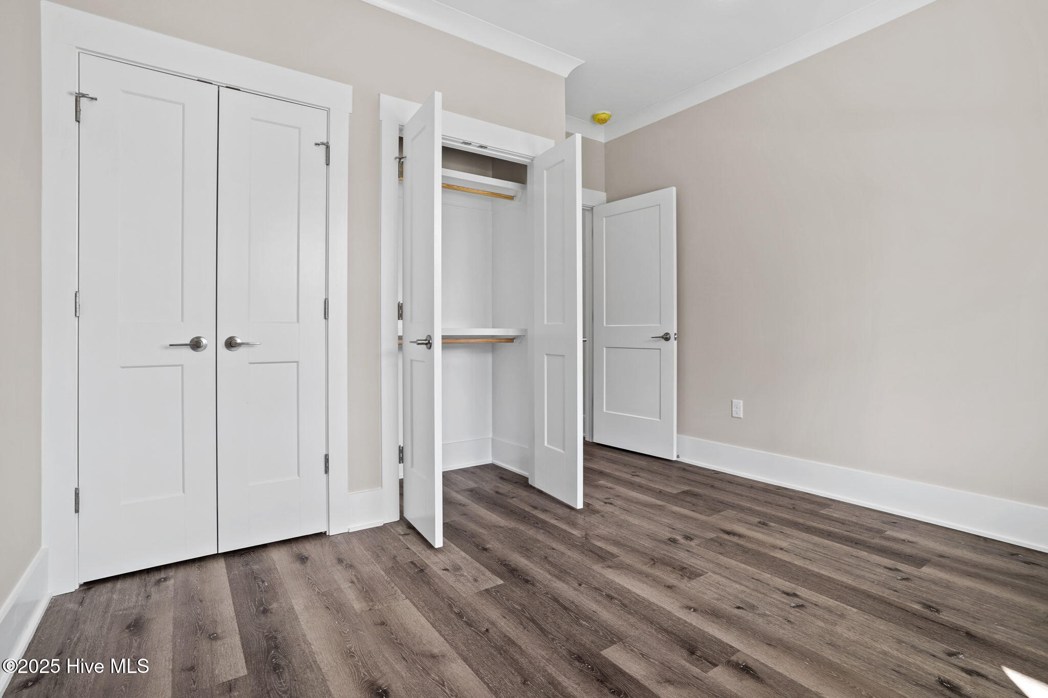 100535041 | Photo 26