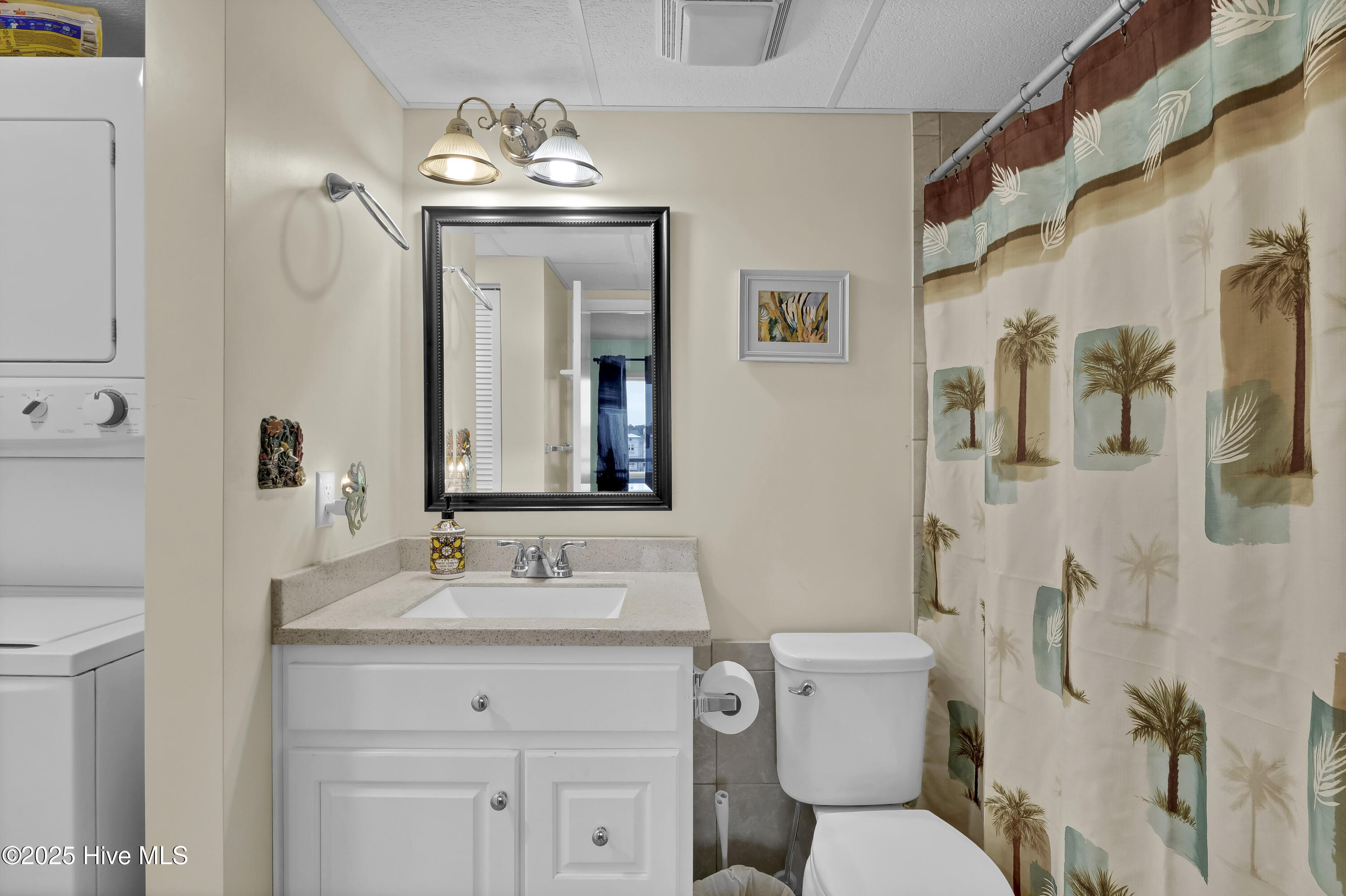 100525752 | Photo 17