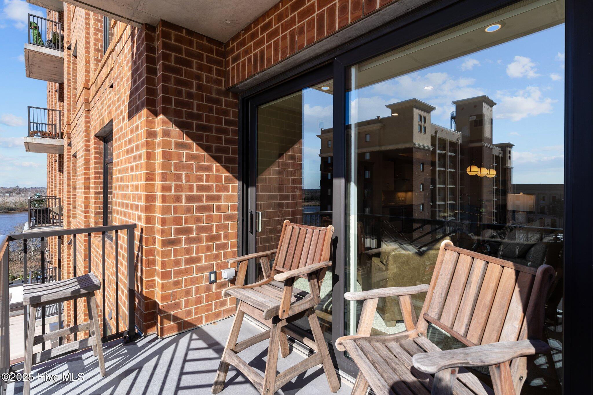 100529175 | Photo 27