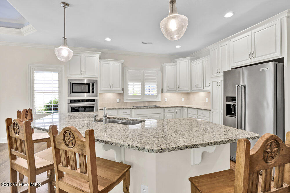 100507086 | Photo 12