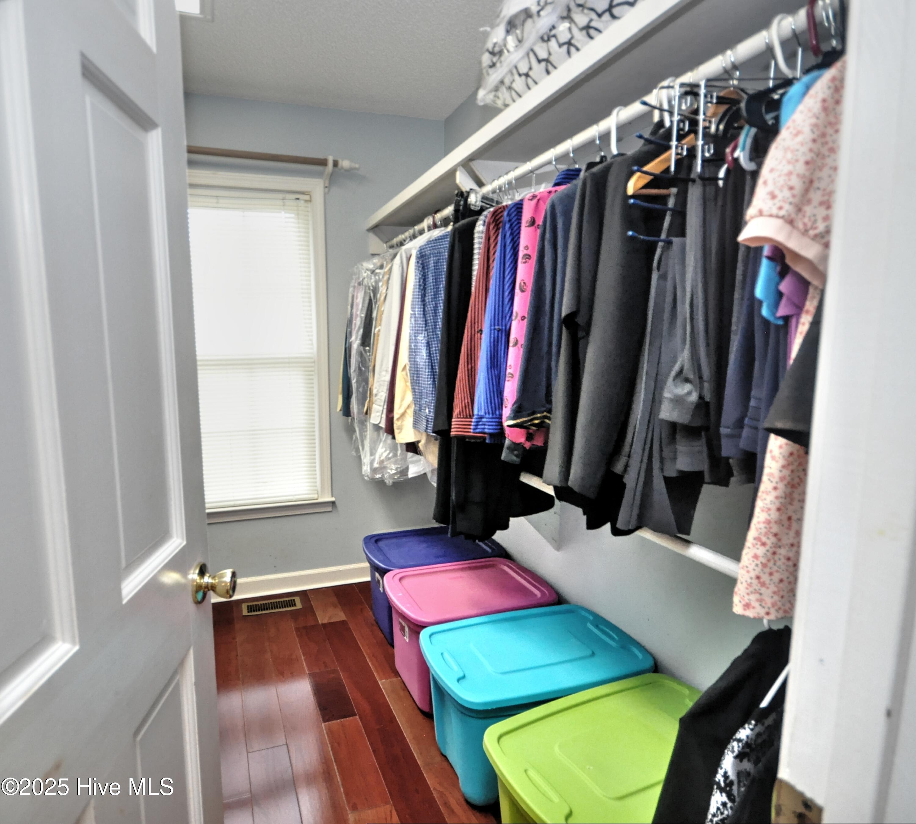 100546216 | Photo 30