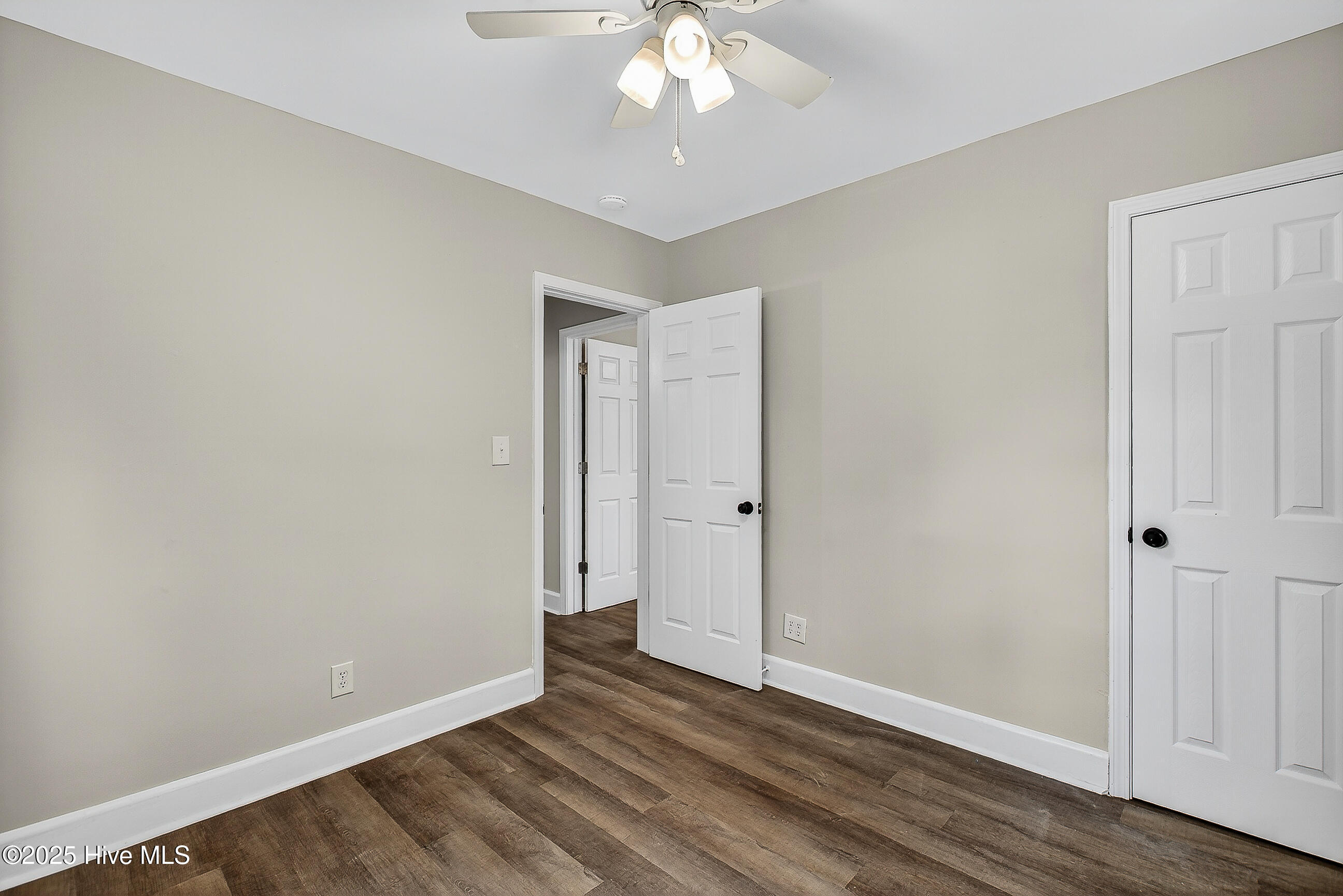 100535237 | Photo 18