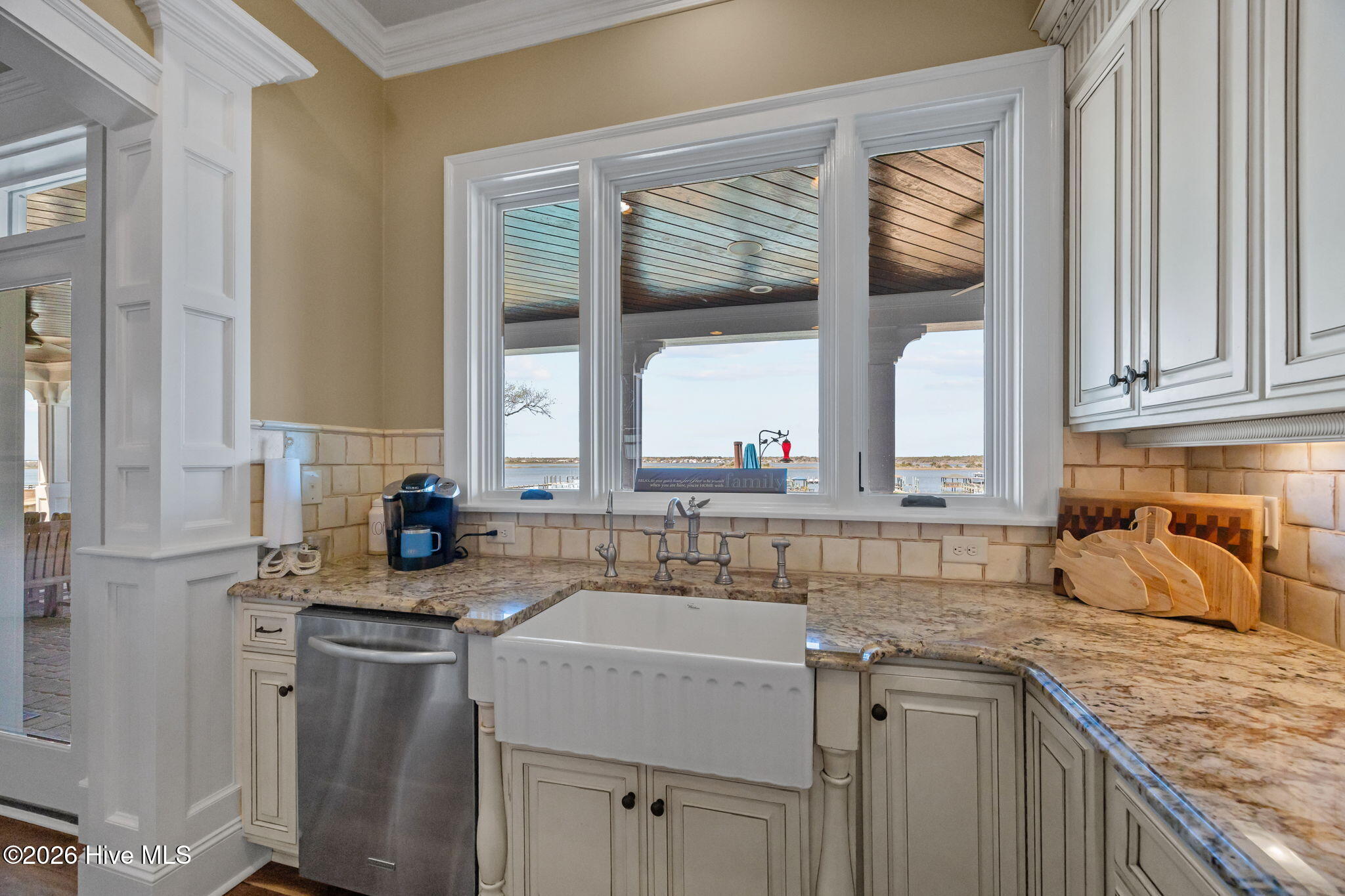 100564617 | Photo 26