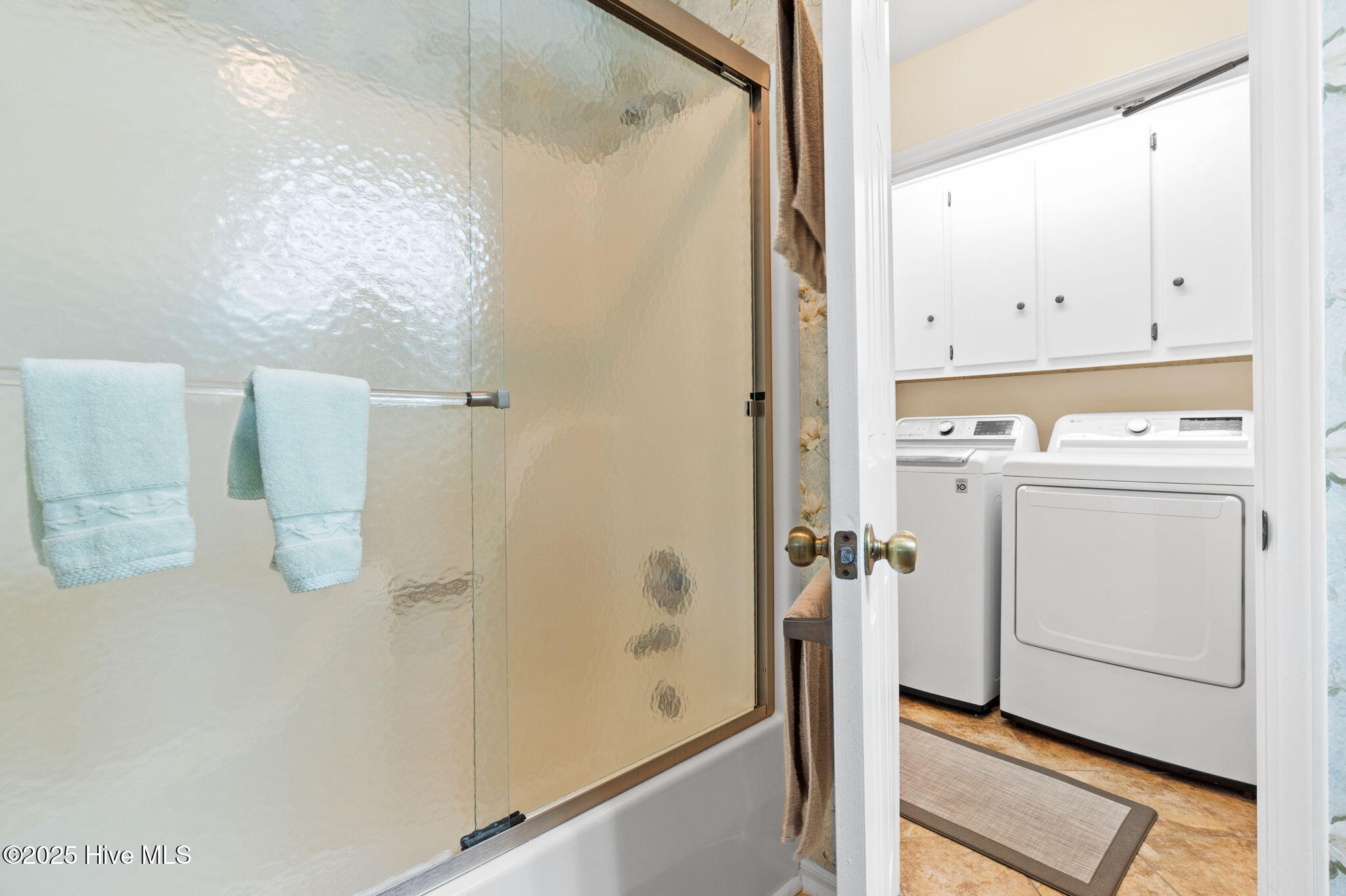 100545689 | Photo 17