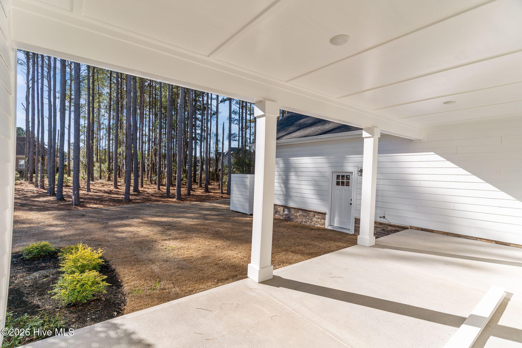 100549210 | Photo 26