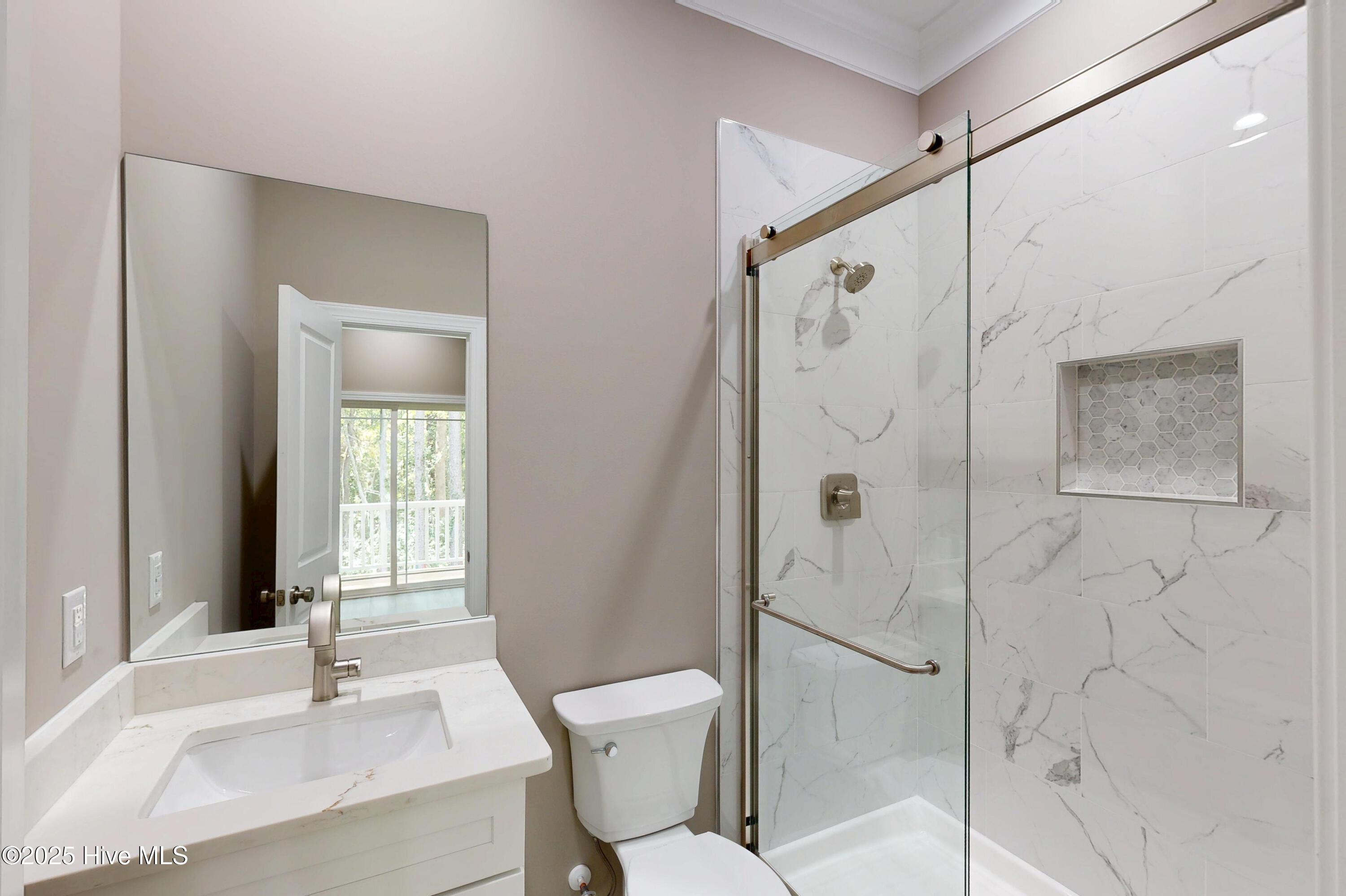 100534156 | Photo 32