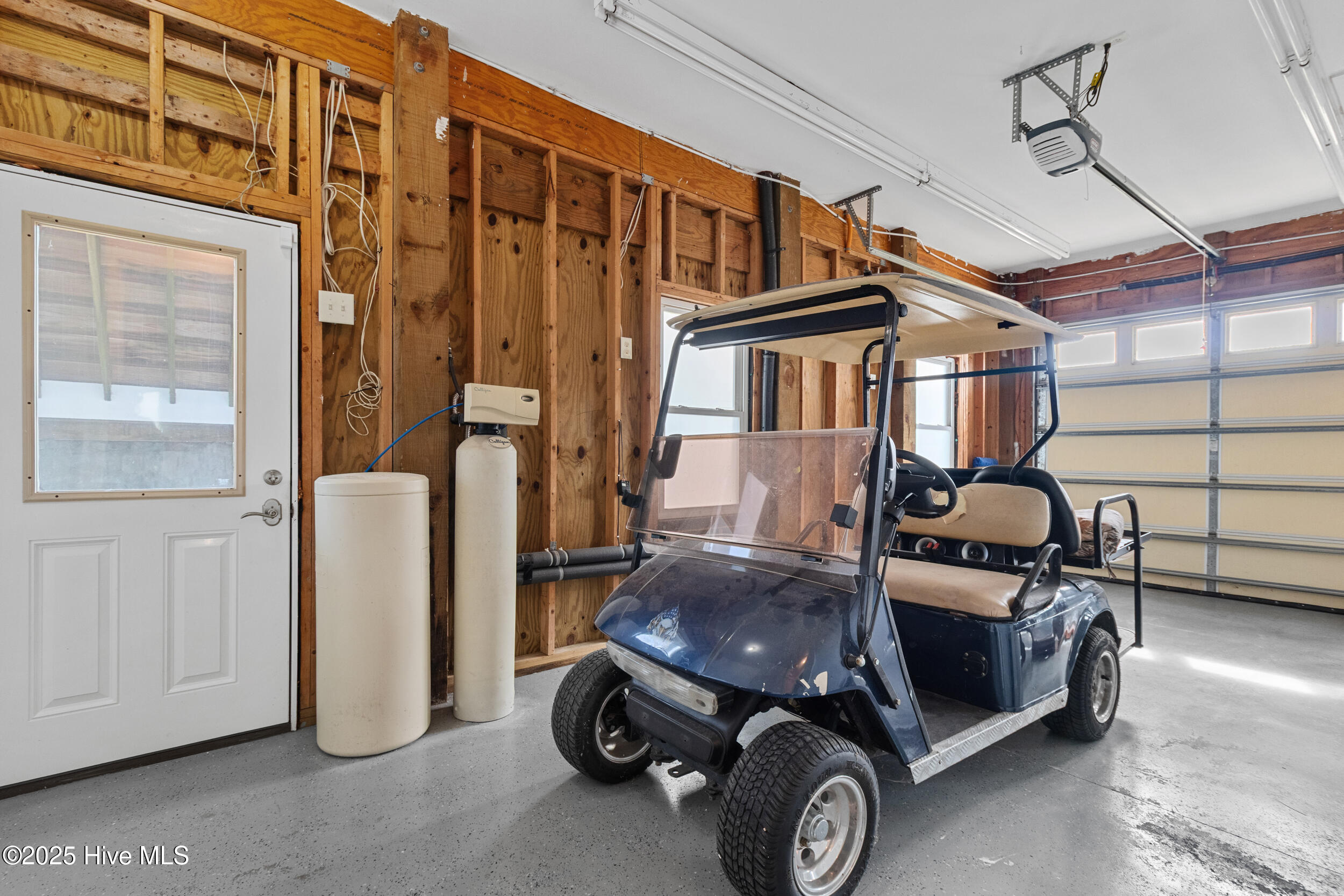 100538767 | Photo 44