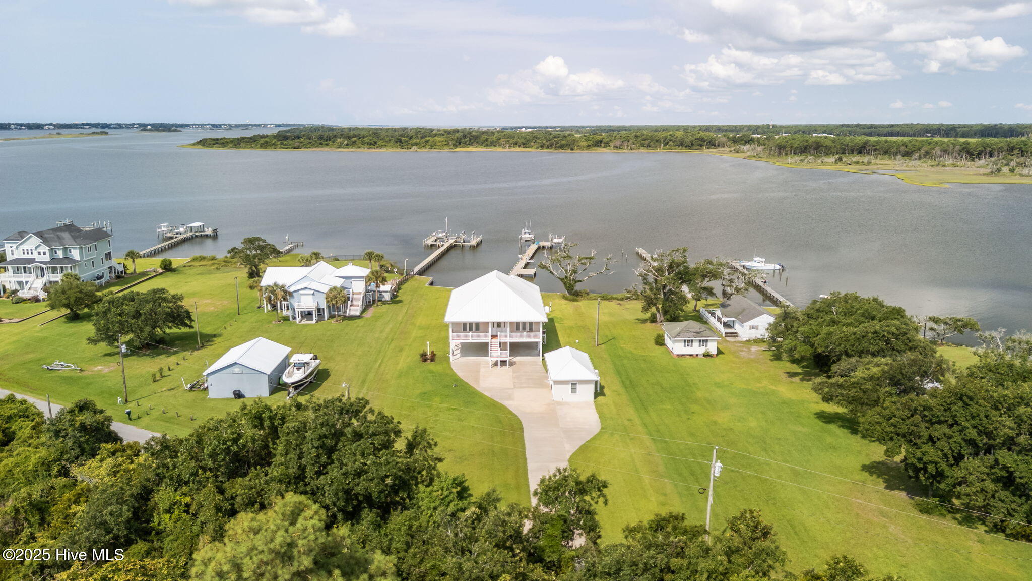 429 Live Oak Road,Newport