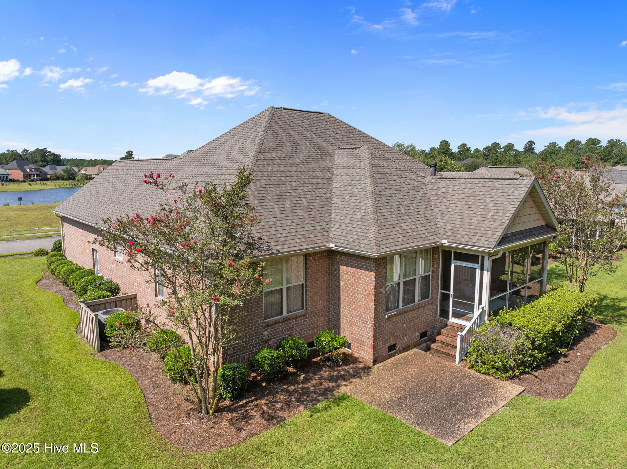 100525755 | Photo 46