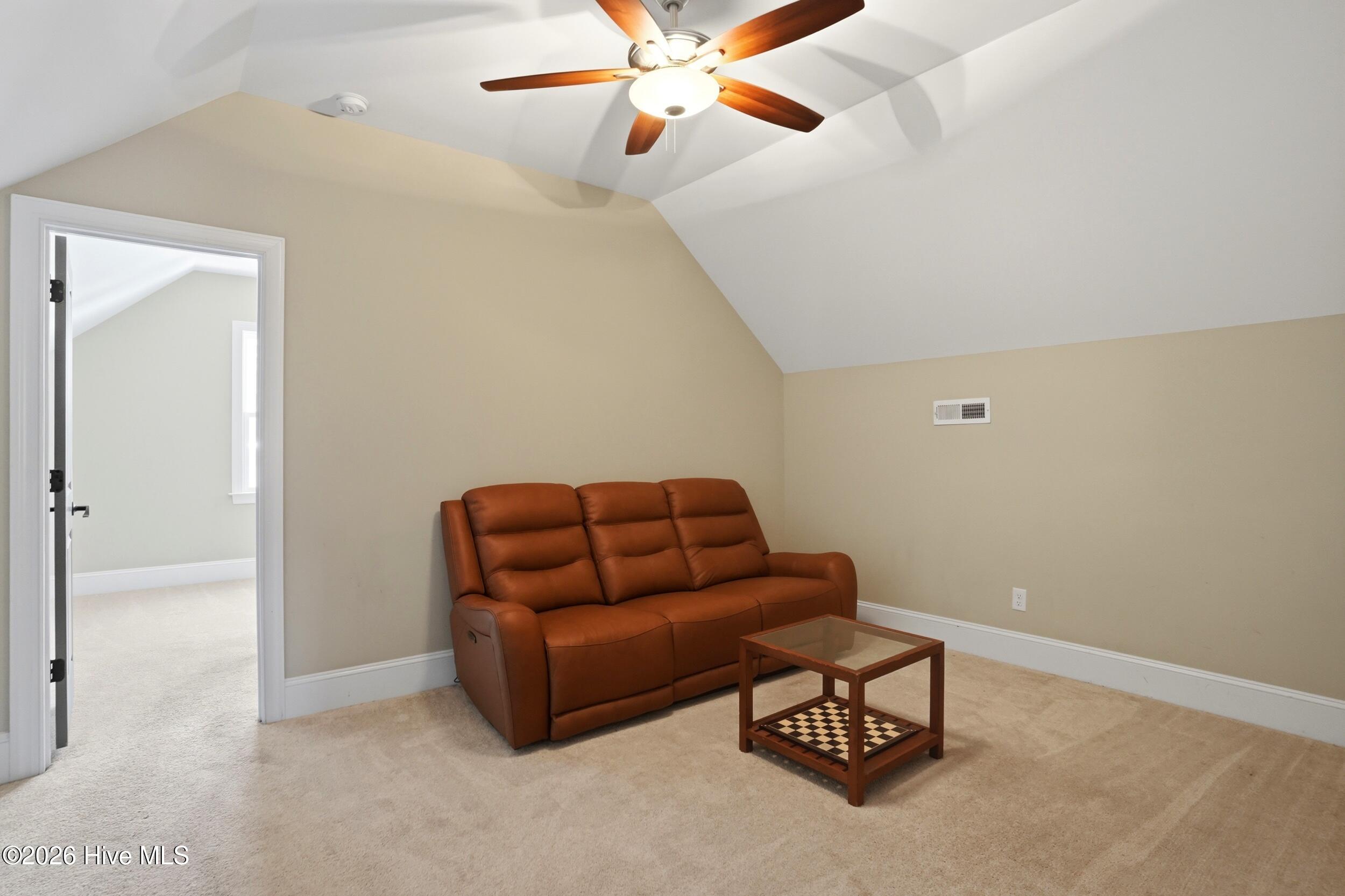 100564894 | Photo 25