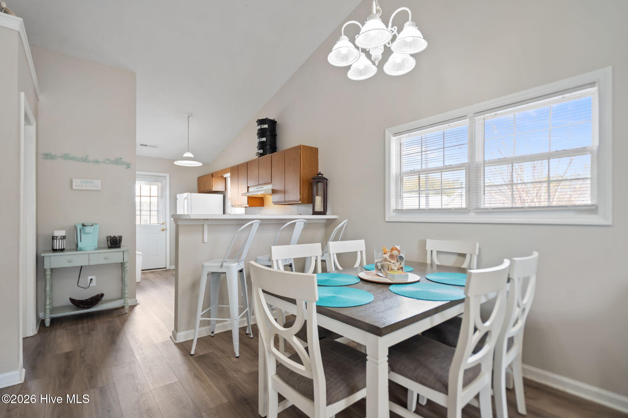 100563094 | Photo 12