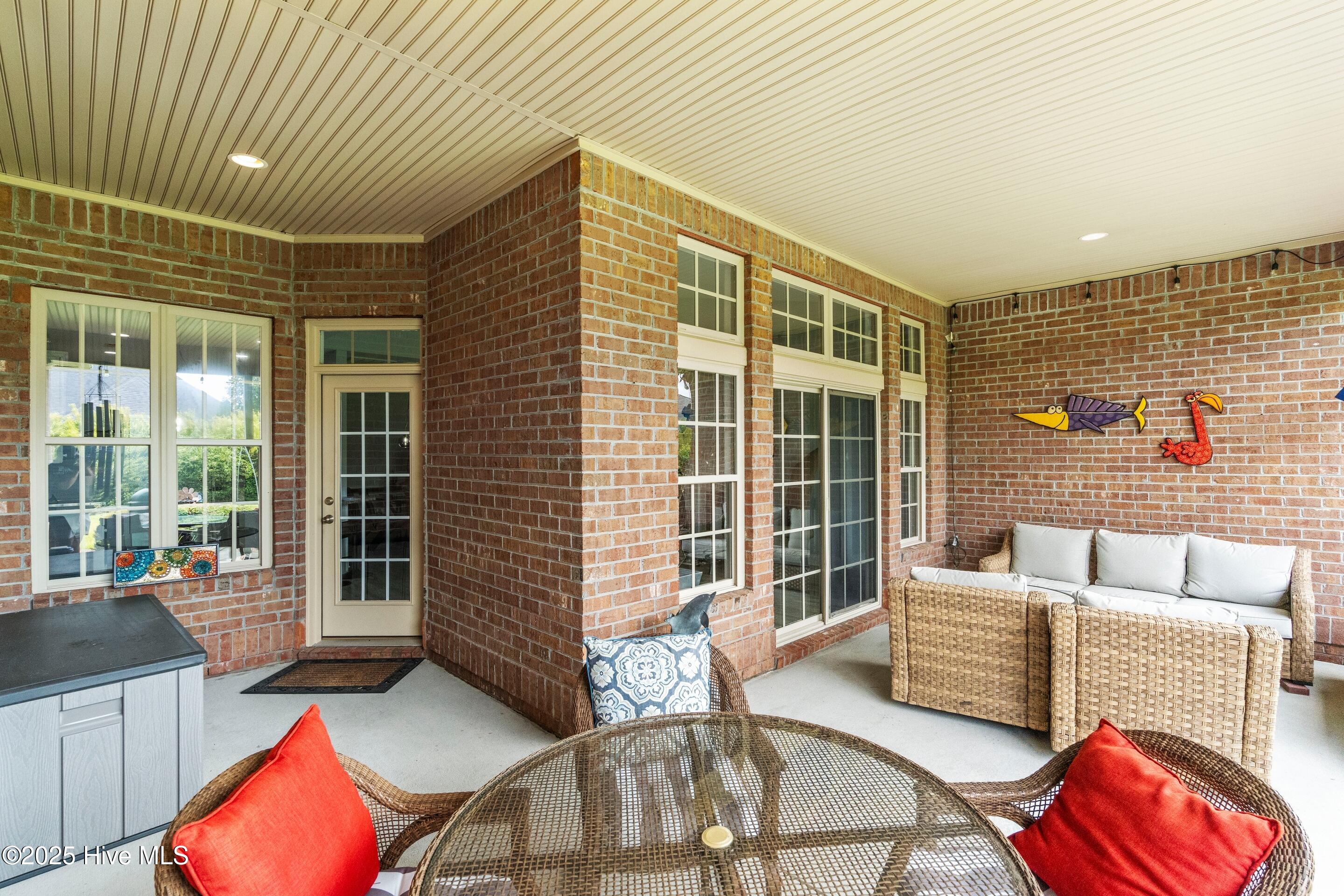 100541104 | Photo 17