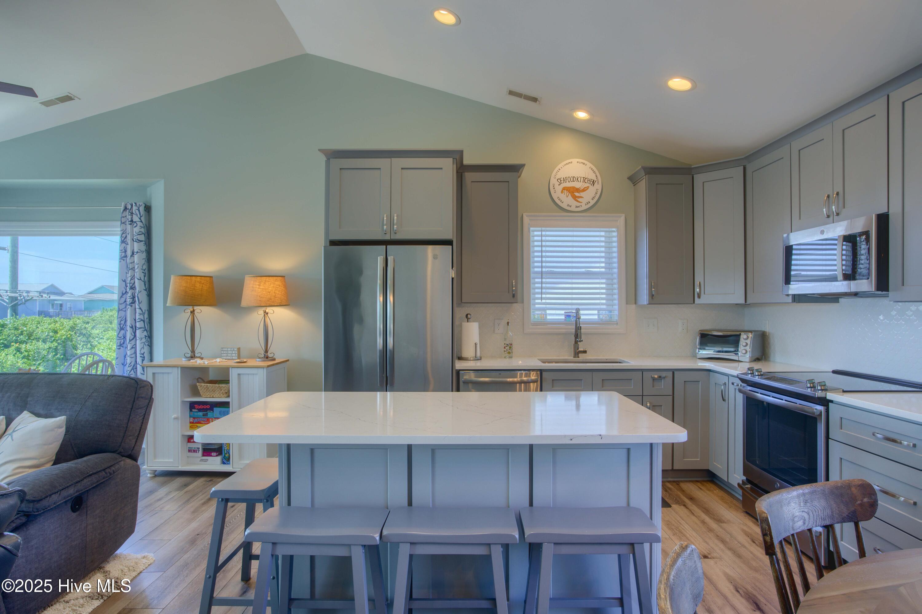 100524182 | Photo 24