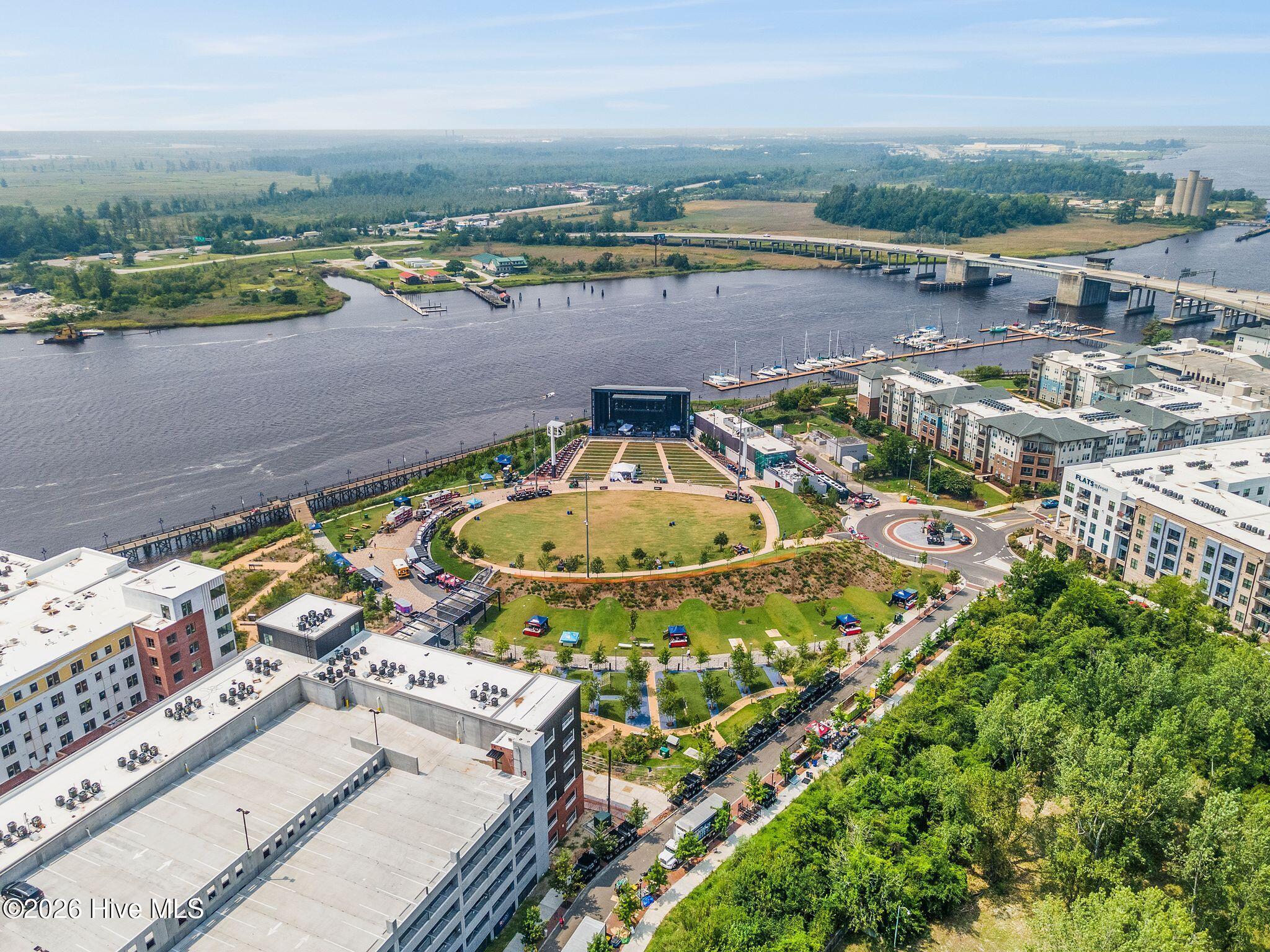 100559887 | Photo 45