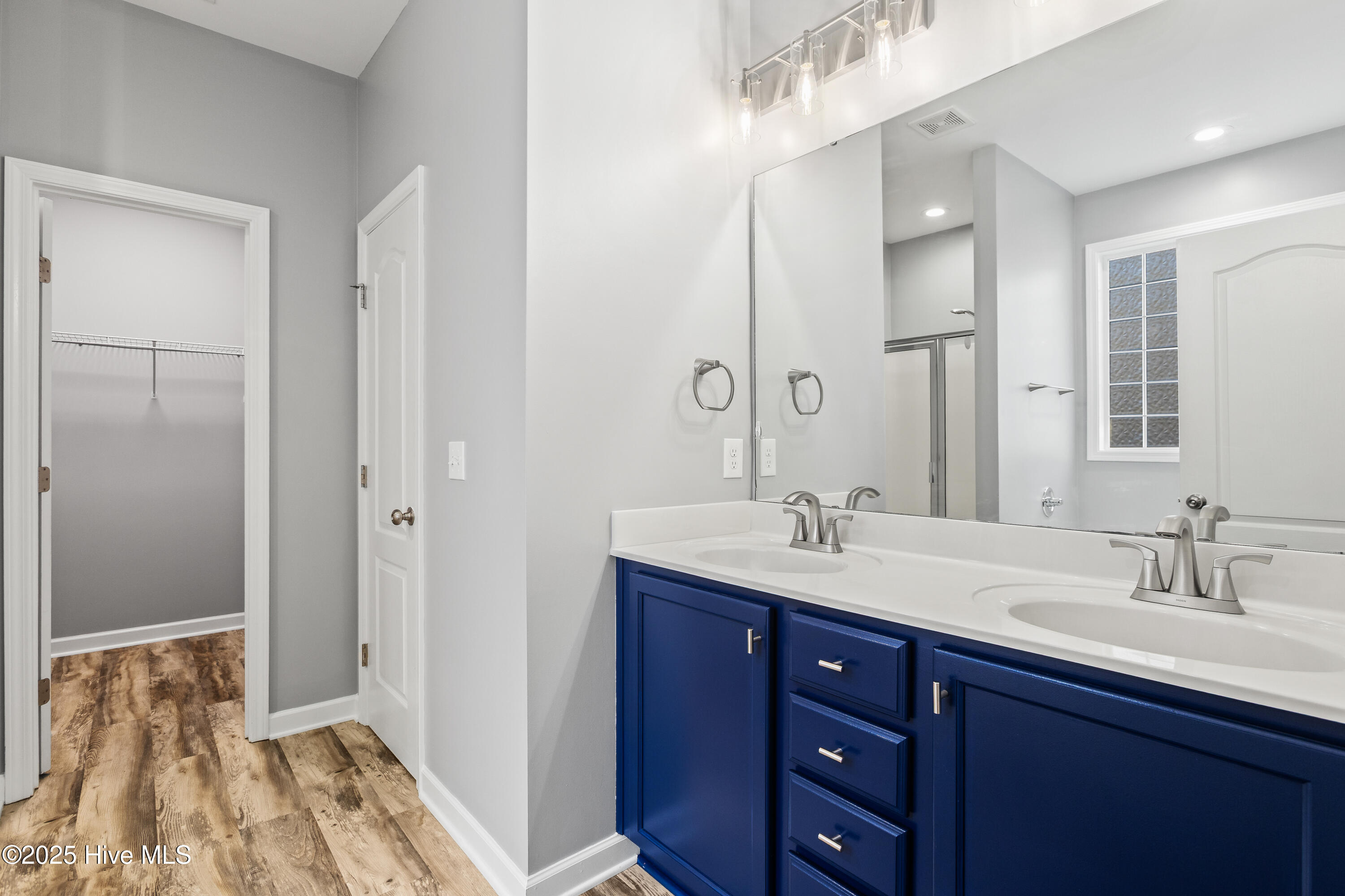 100541527 | Photo 22