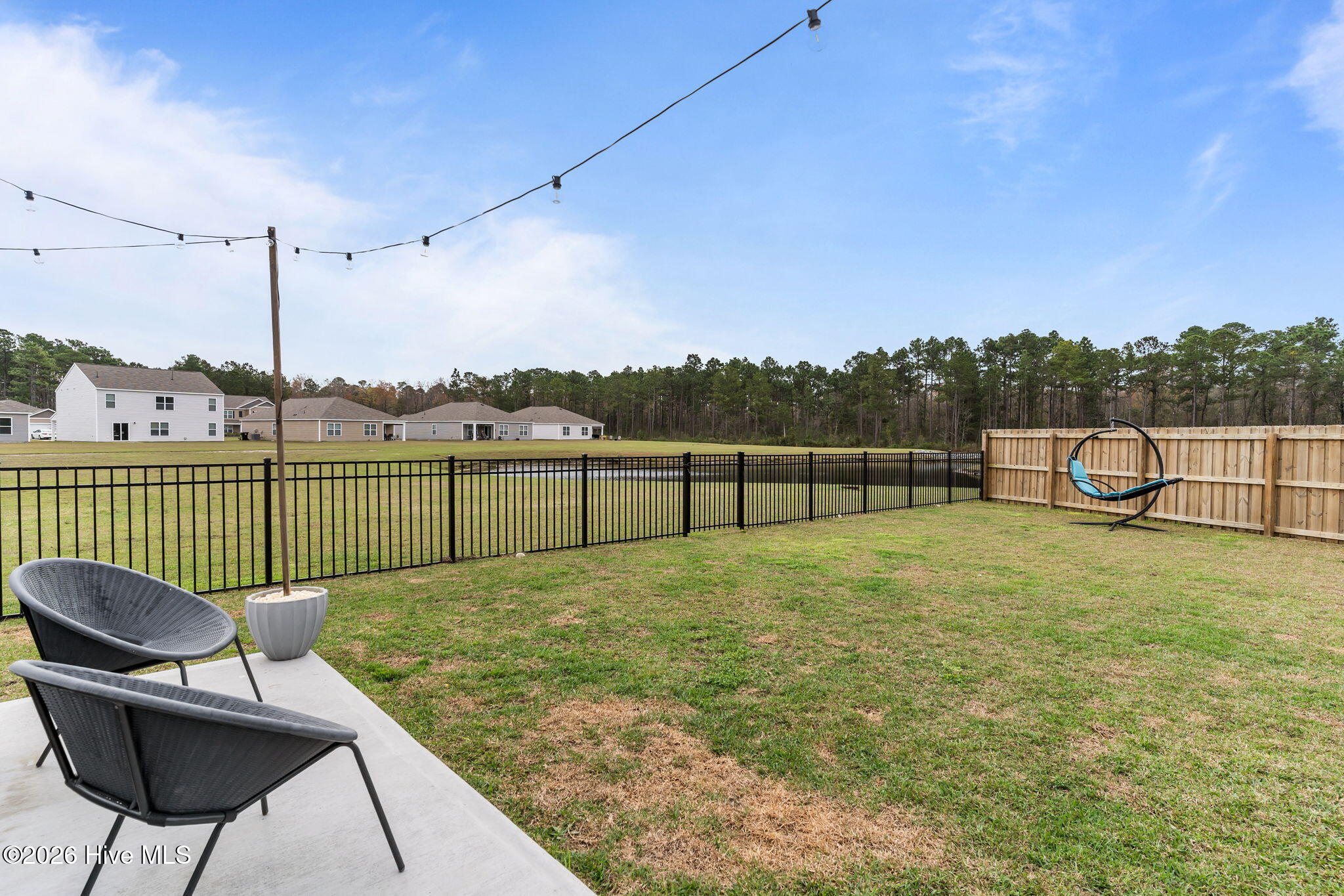 100558929 | Photo 42