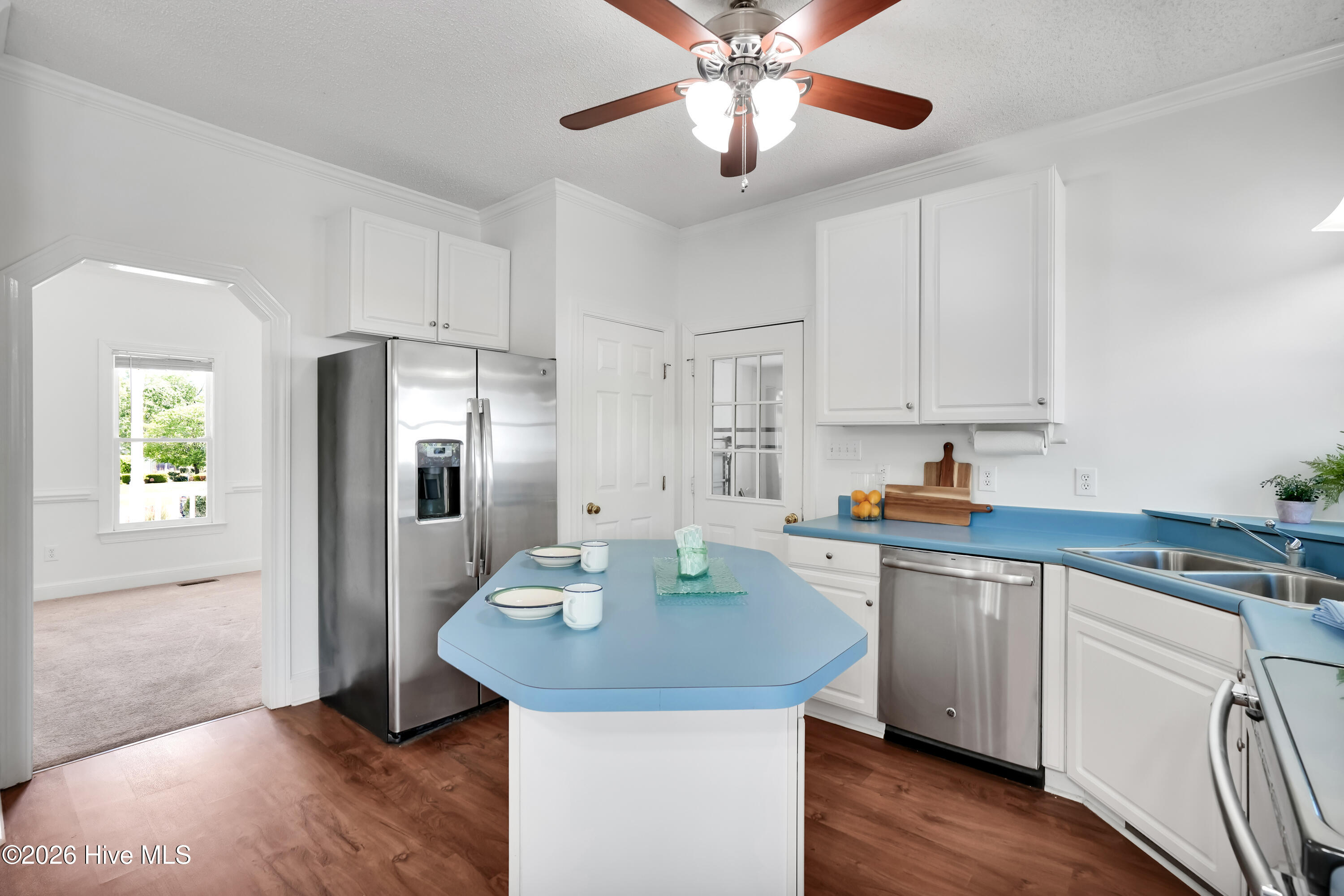 100570472 | Photo 18