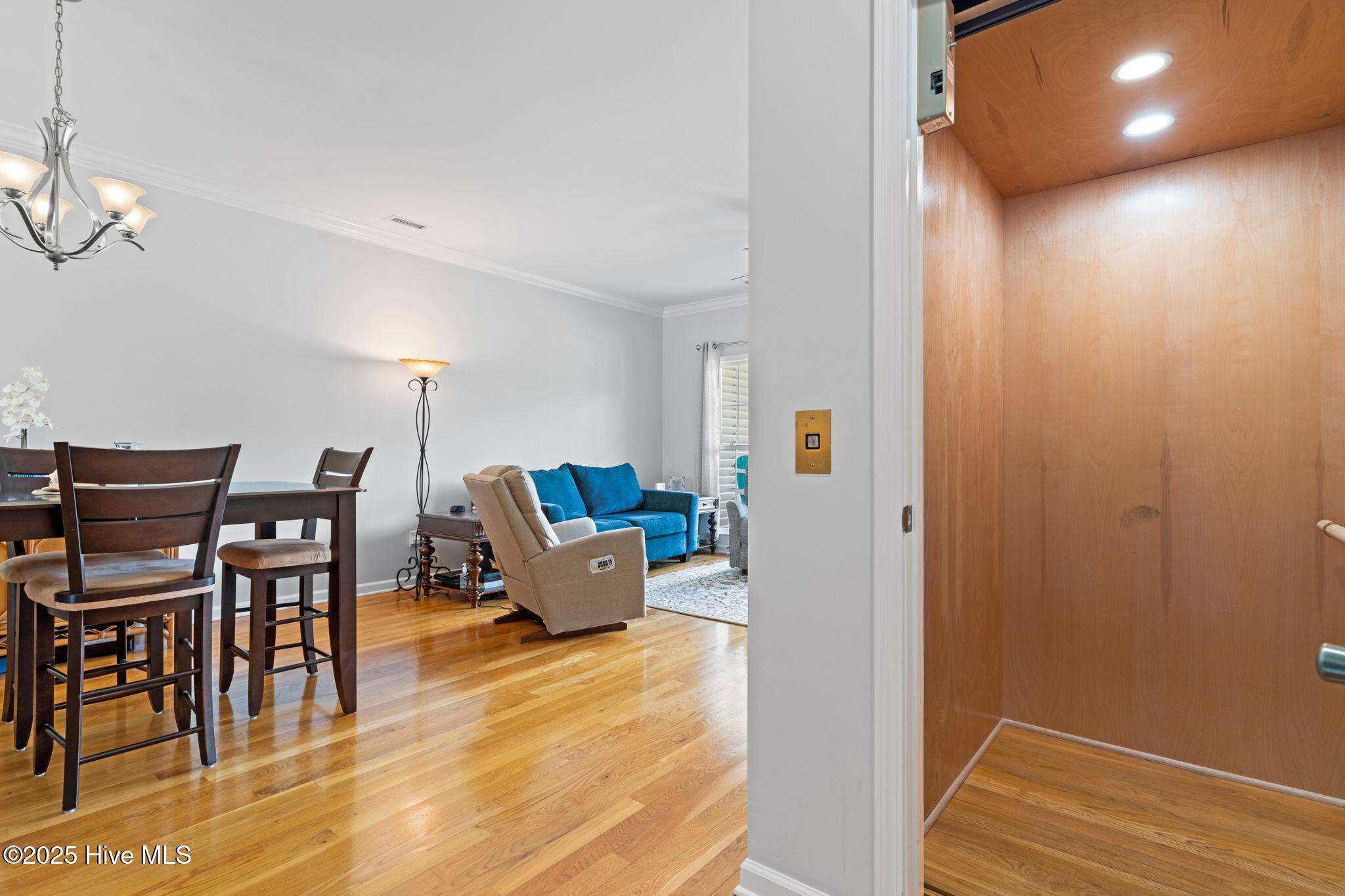 100534473 | Photo 12