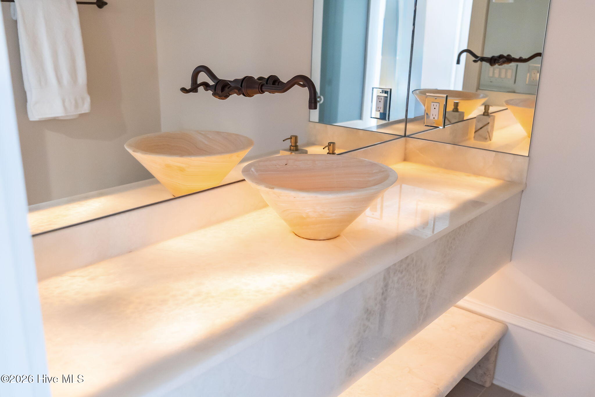 100552689 | Photo 73