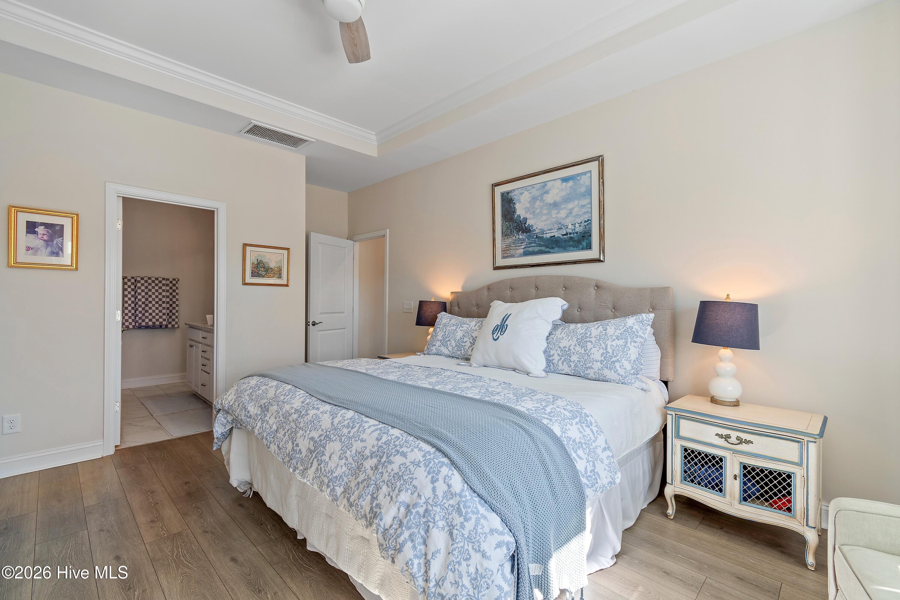 100555351 | Photo 16