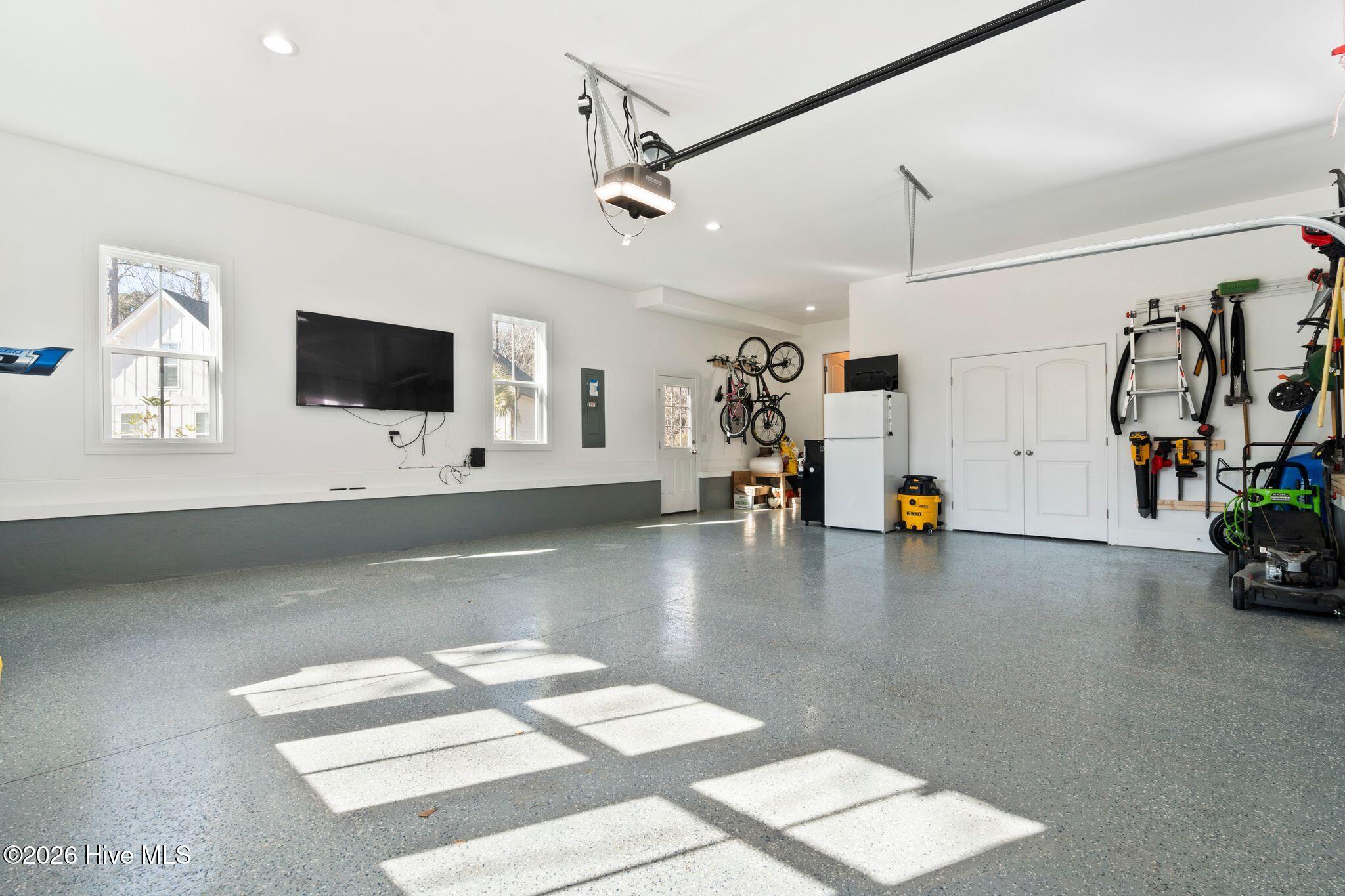 100551668 | Photo 76