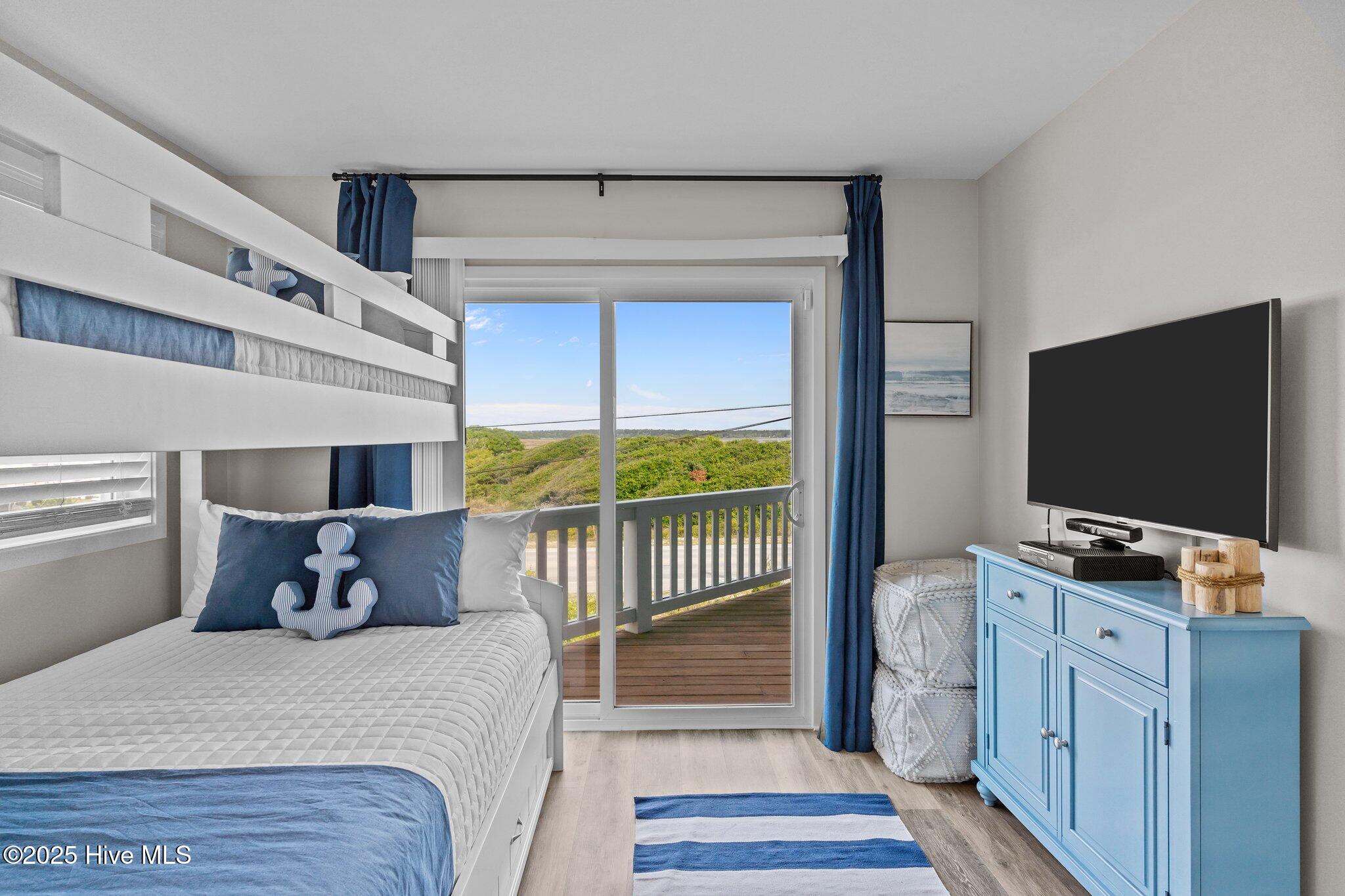 100529383 | Photo 35