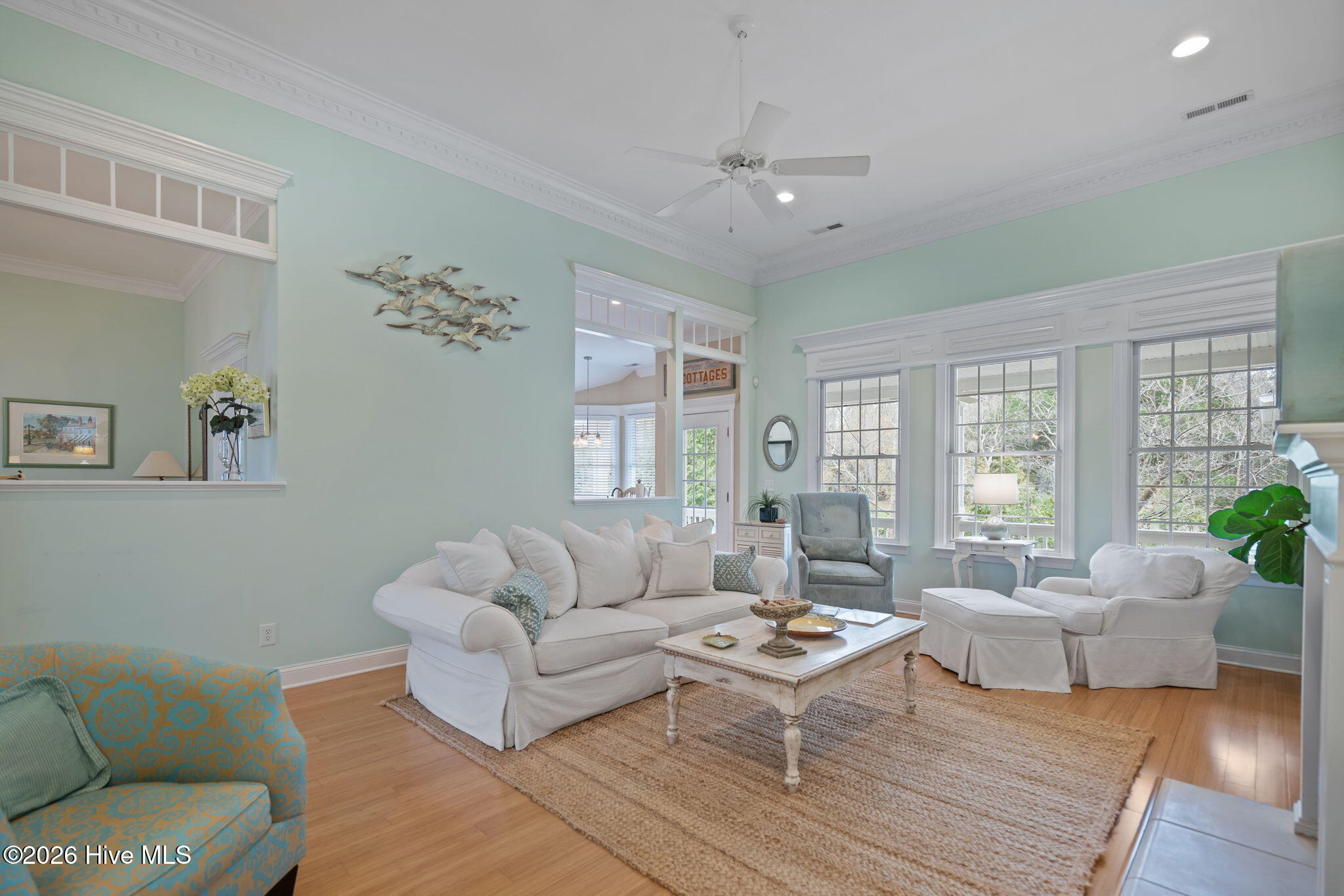 100560775 | Photo 10