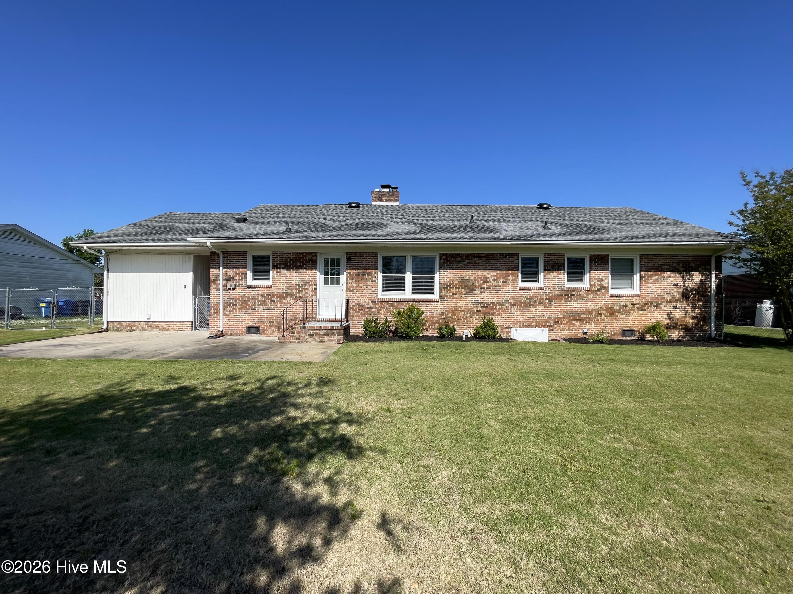 100563873 | Photo 20