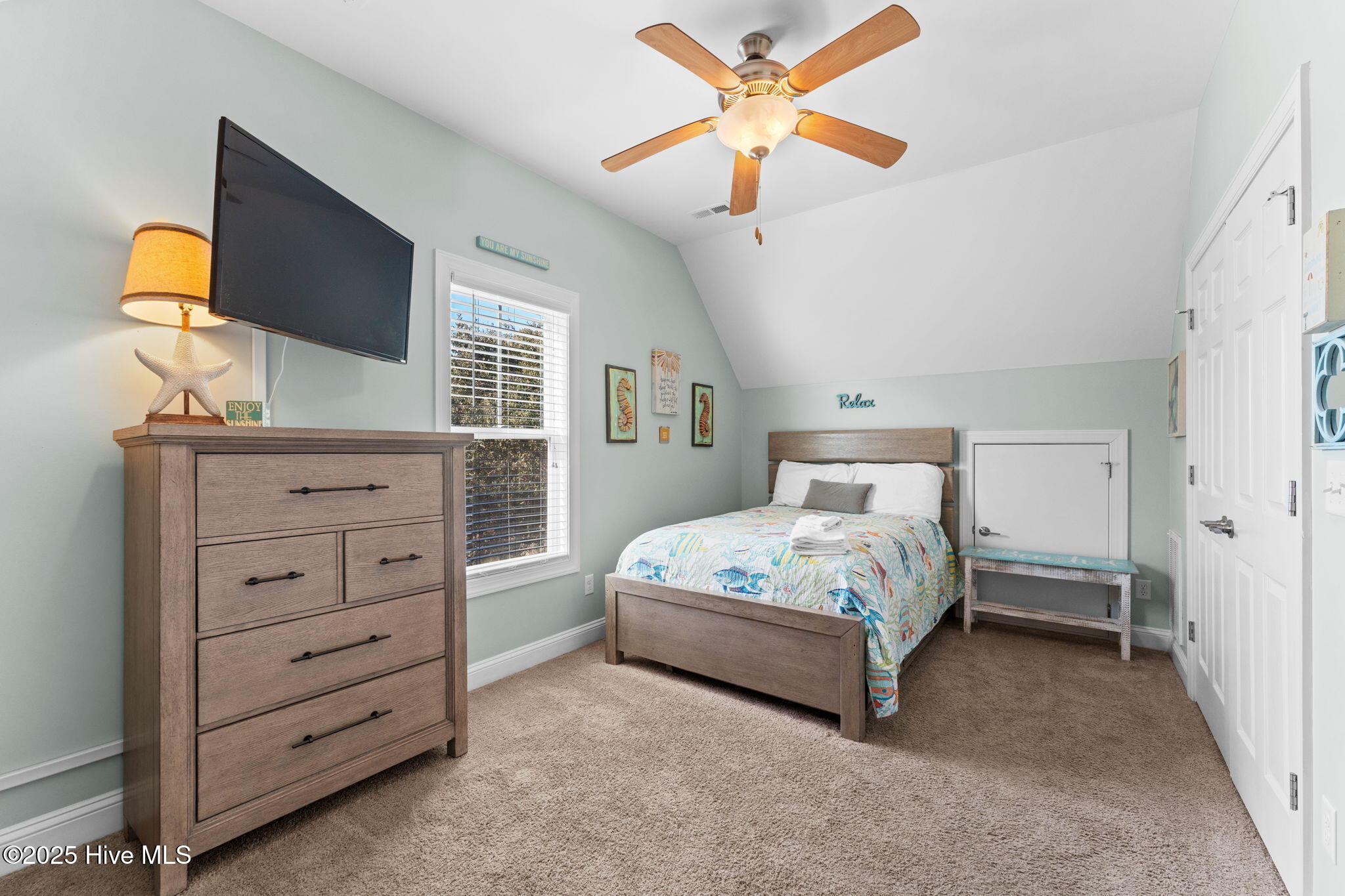 100546116 | Photo 18